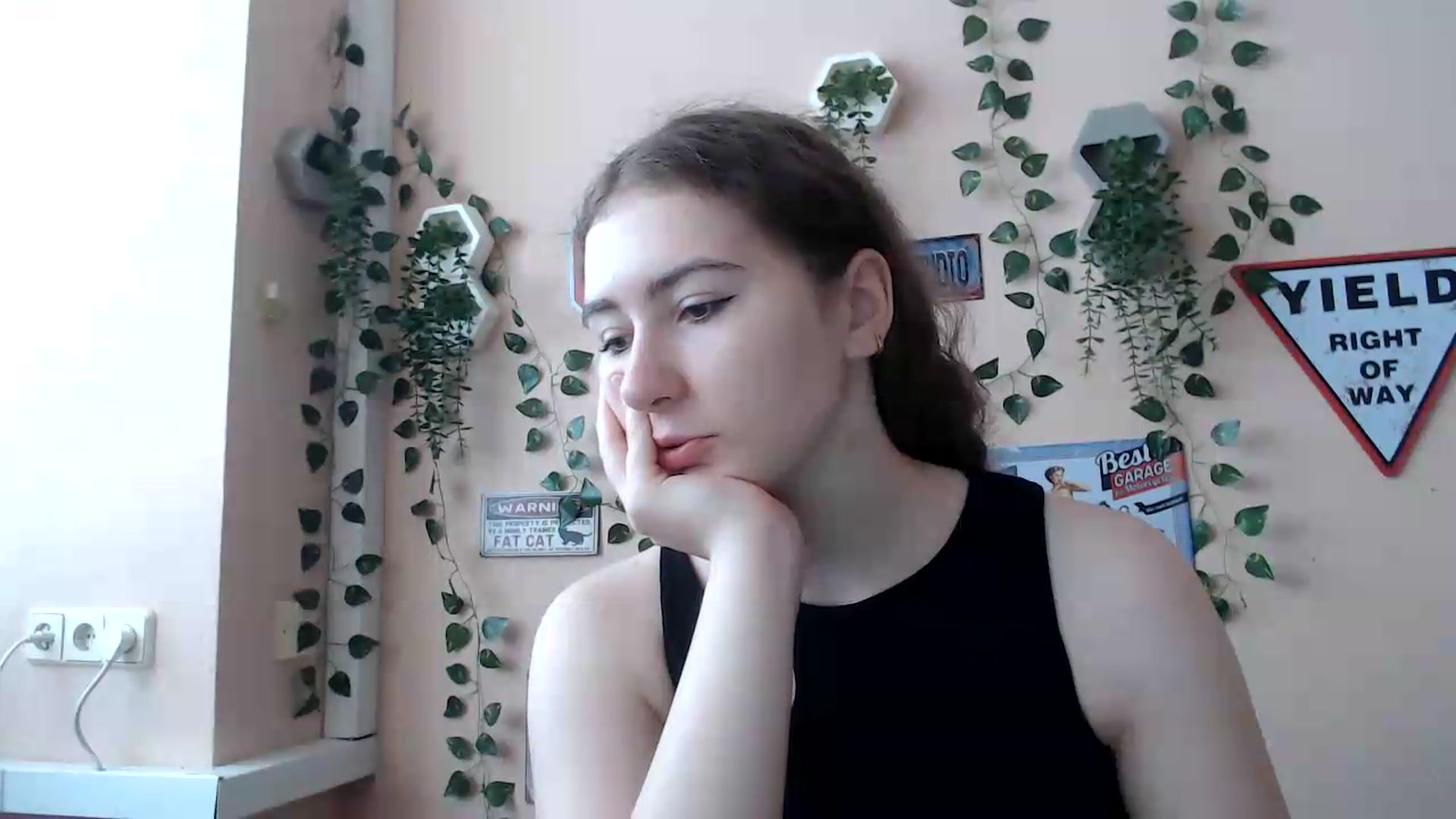 Gallery image thumbnail from Im_Lara's myfreecams stream on, 06/26/2026, 10:53 image 6 of 20