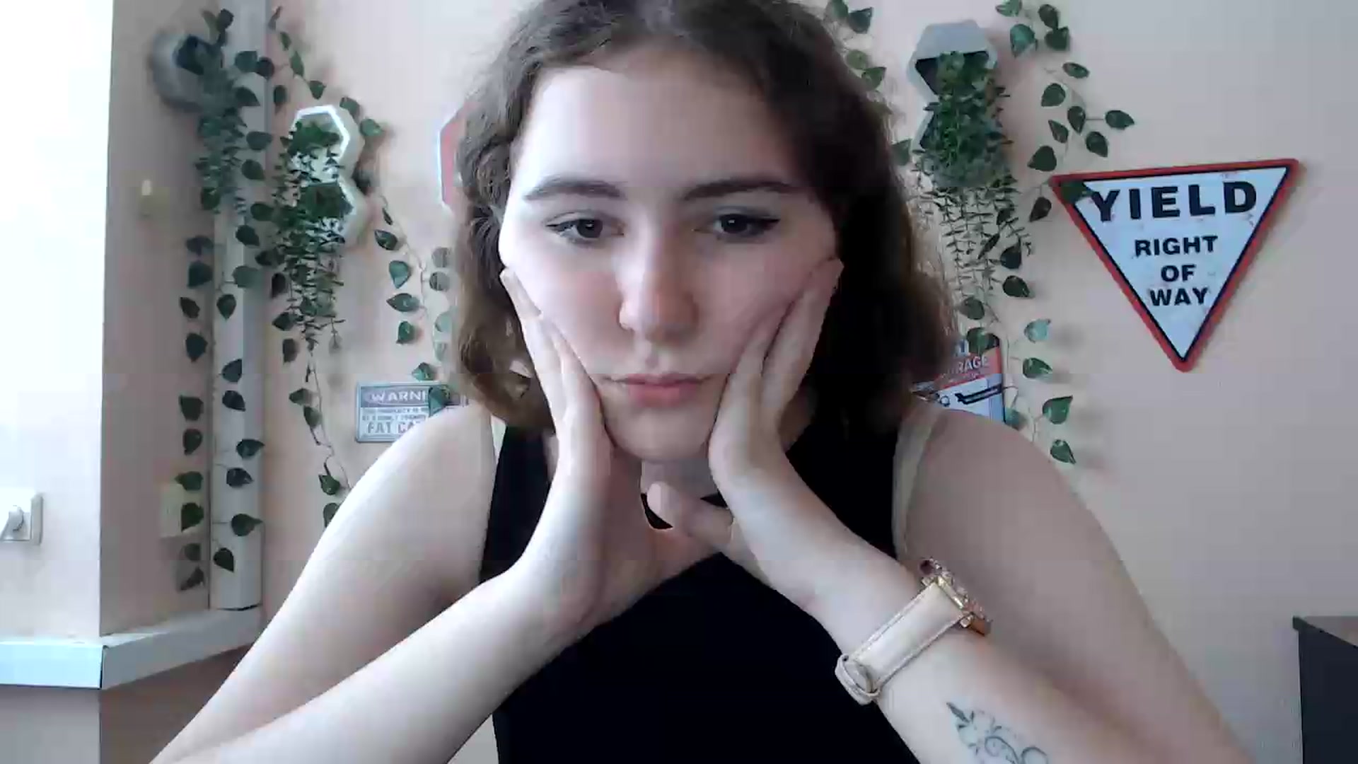 Gallery image thumbnail from Im_Lara's myfreecams stream on, 06/26/2026, 11:57 image 1 of 20