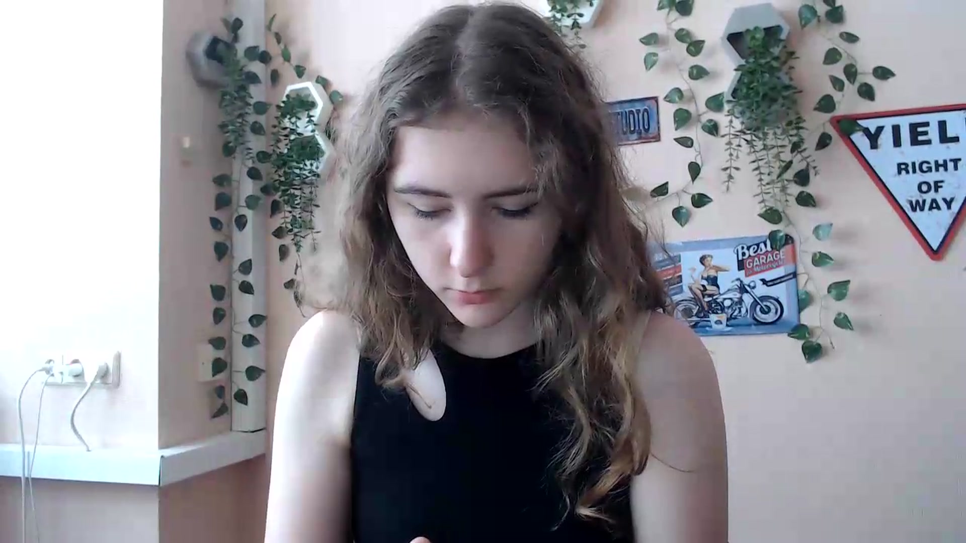 Gallery image thumbnail from Im_Lara's myfreecams stream on, 06/26/2026, 11:57 image 15 of 20