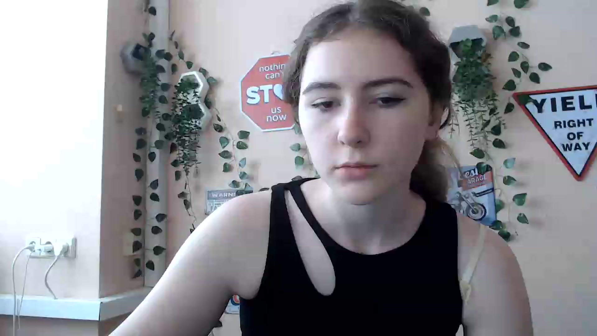 Gallery image thumbnail from Im_Lara's myfreecams stream on, 06/26/2026, 12:23 image 1 of 20