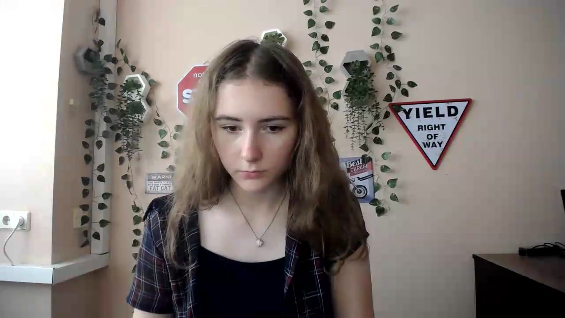 Gallery image thumbnail from Im_Lara's myfreecams stream on, 06/29/2026, 13:31 image 6 of 20