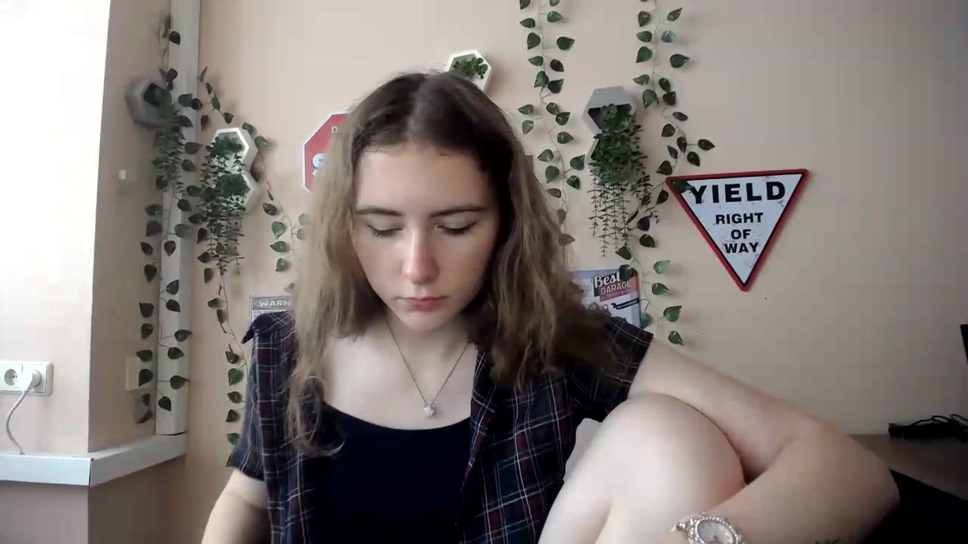 Gallery image thumbnail from Im_Lara's myfreecams stream on, 06/29/2026, 13:31 image 4 of 20