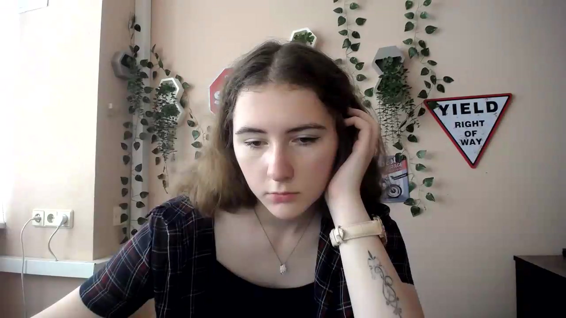 Gallery image thumbnail from Im_Lara's myfreecams stream on, 06/29/2026, 13:31 image 13 of 20