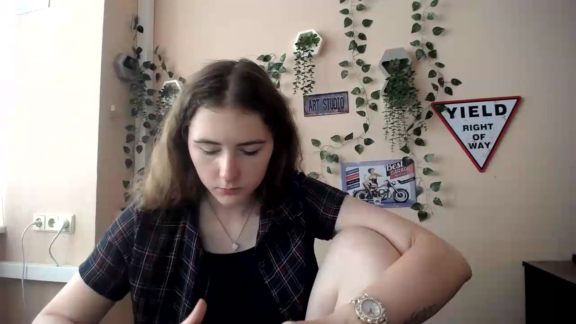 Gallery image thumbnail from Im_Lara's myfreecams stream on, 06/29/2026, 14:34 image 6 of 20
