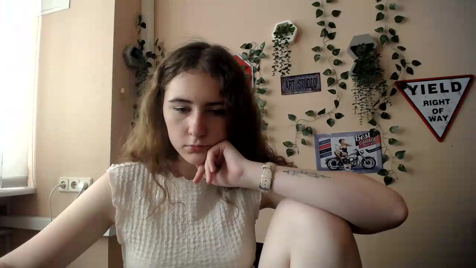 Gallery image thumbnail from Im_Lara's myfreecams stream on, 06/30/2026, 15:06 image 12 of 20