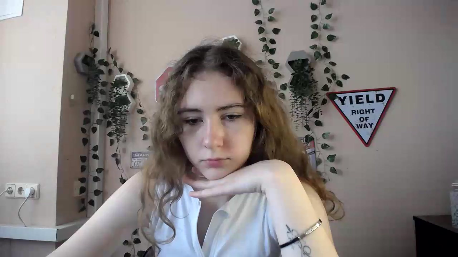 Gallery image thumbnail from Im_Lara's myfreecams stream on, 07/01/2026, 11:00 image 15 of 20