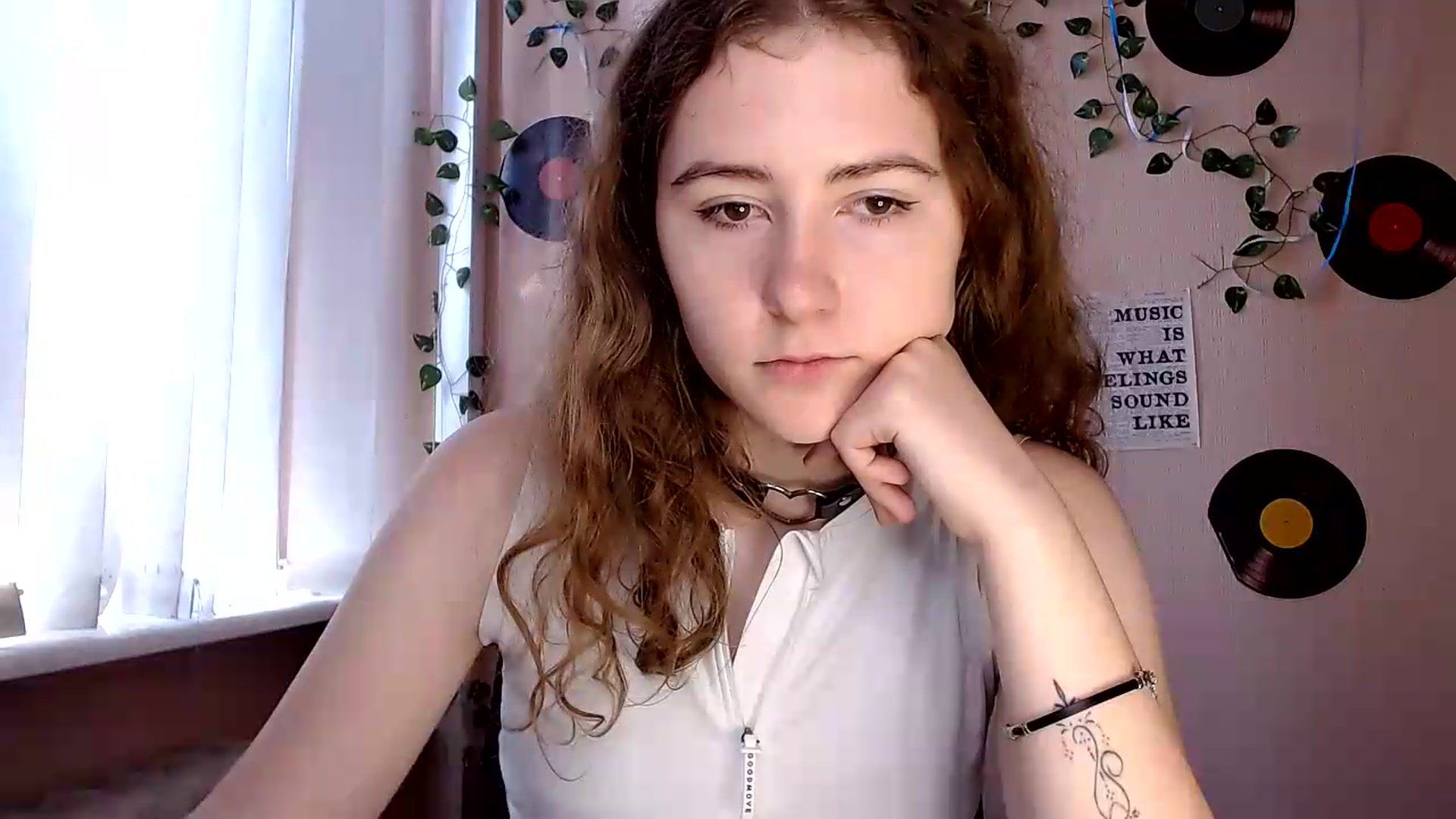 Gallery image thumbnail from Im_Lara's myfreecams stream on, 07/01/2026, 13:50 image 4 of 20