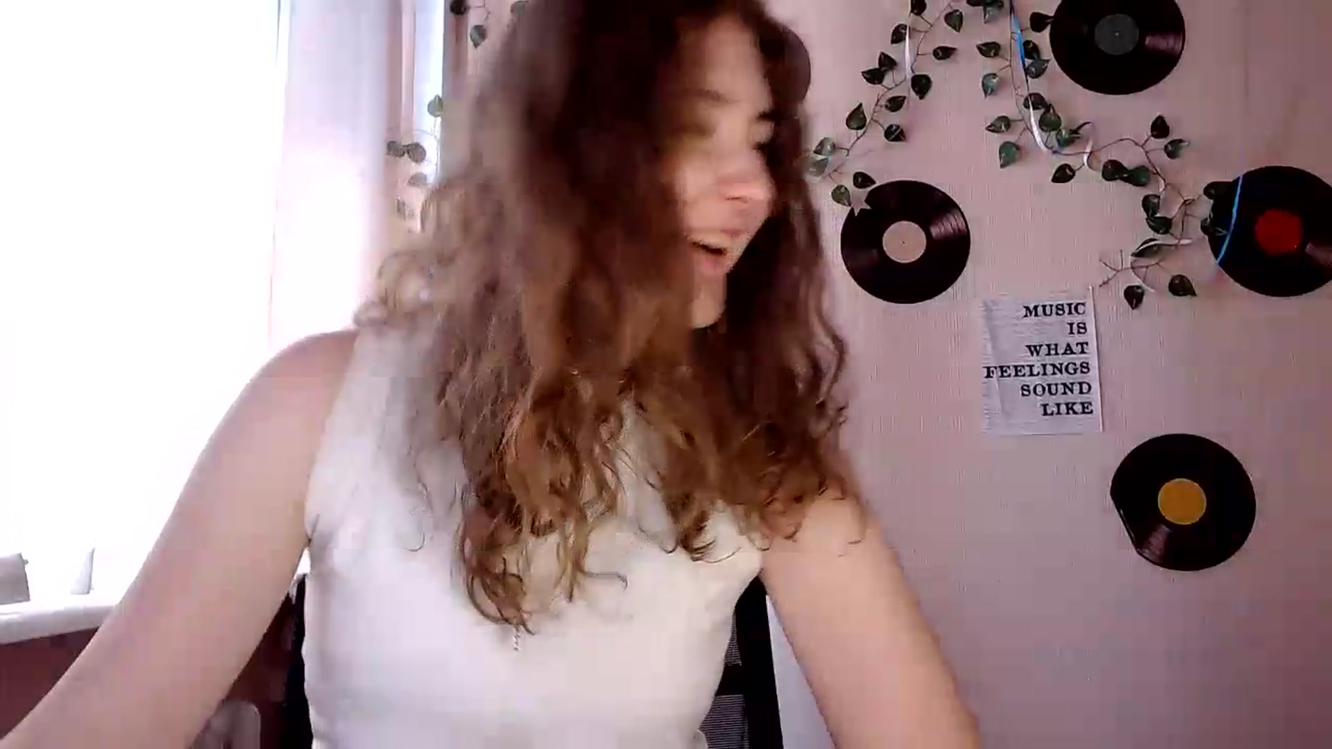 Gallery image thumbnail from Im_Lara's myfreecams stream on, 07/01/2026, 13:50 image 17 of 20