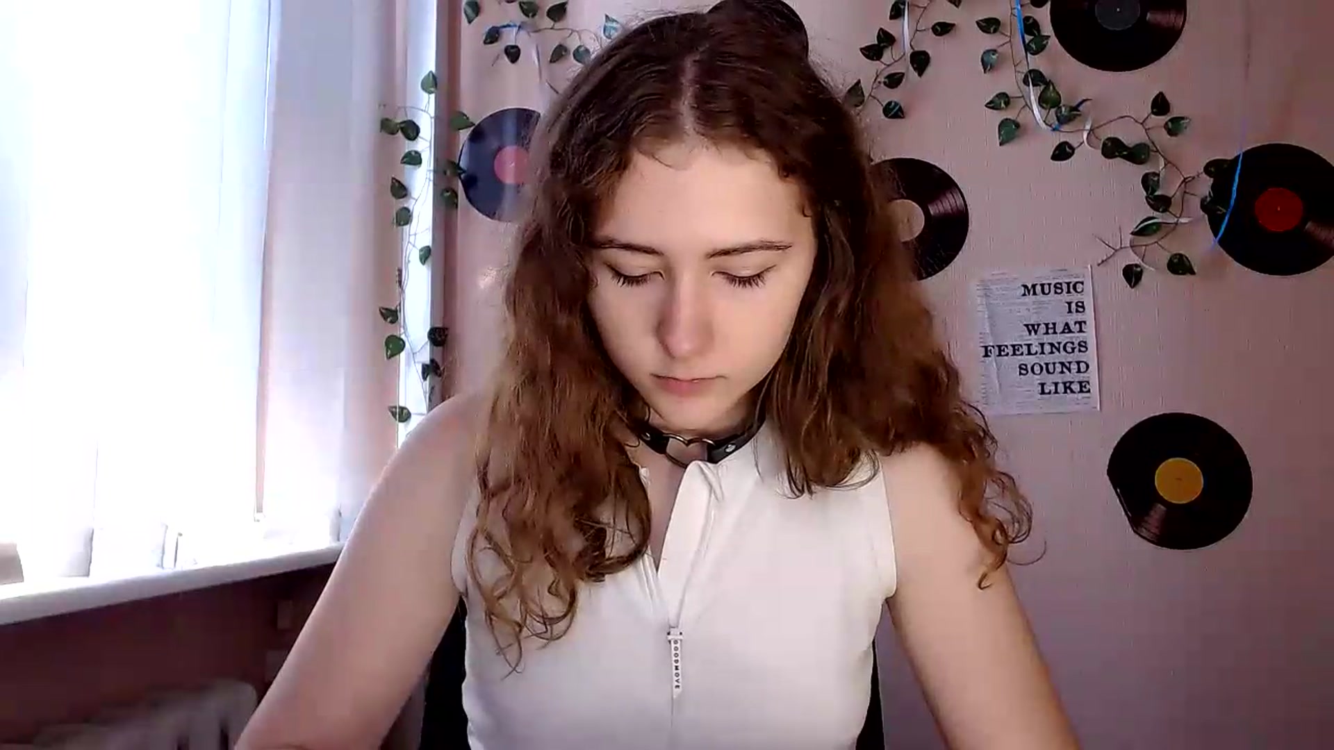 Gallery image thumbnail from Im_Lara's myfreecams stream on, 07/01/2026, 13:50 image 7 of 20