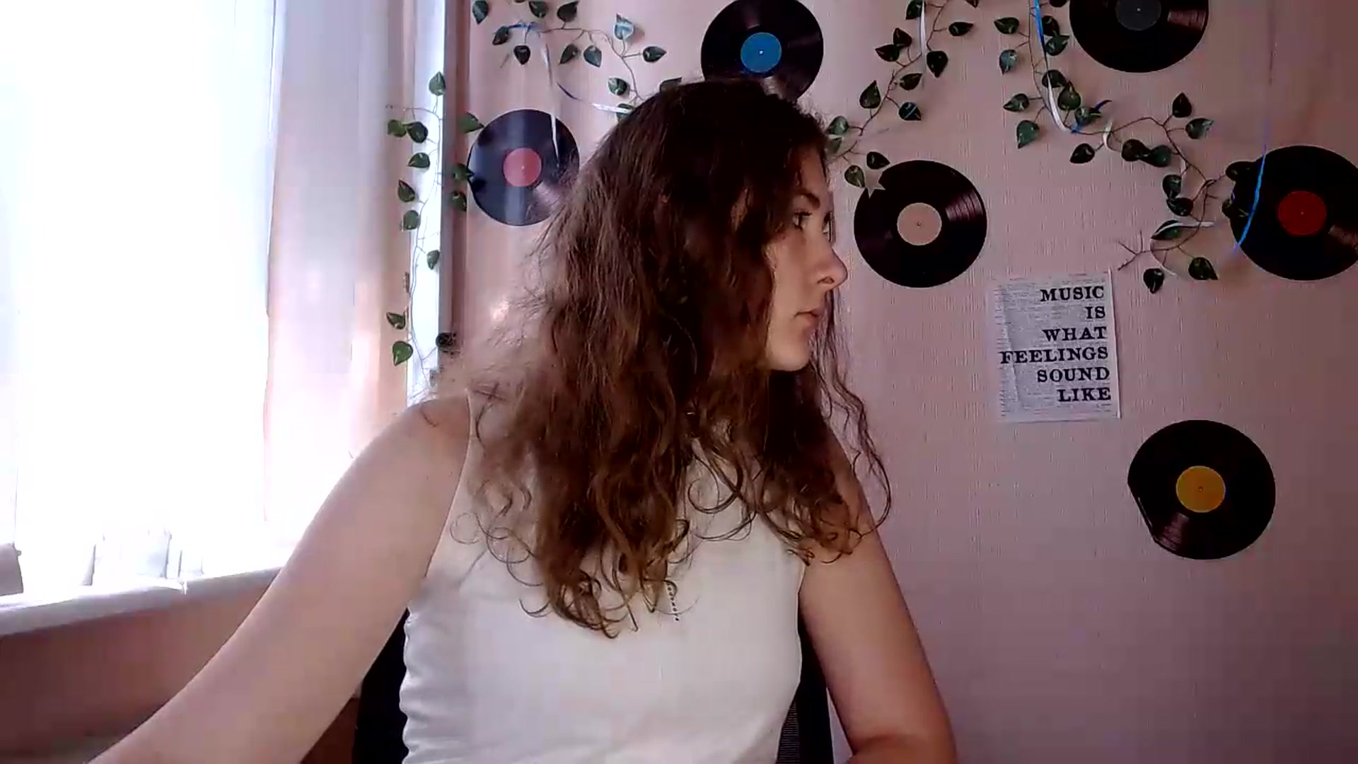 Gallery image thumbnail from Im_Lara's myfreecams stream on, 07/01/2026, 13:50 image 13 of 20