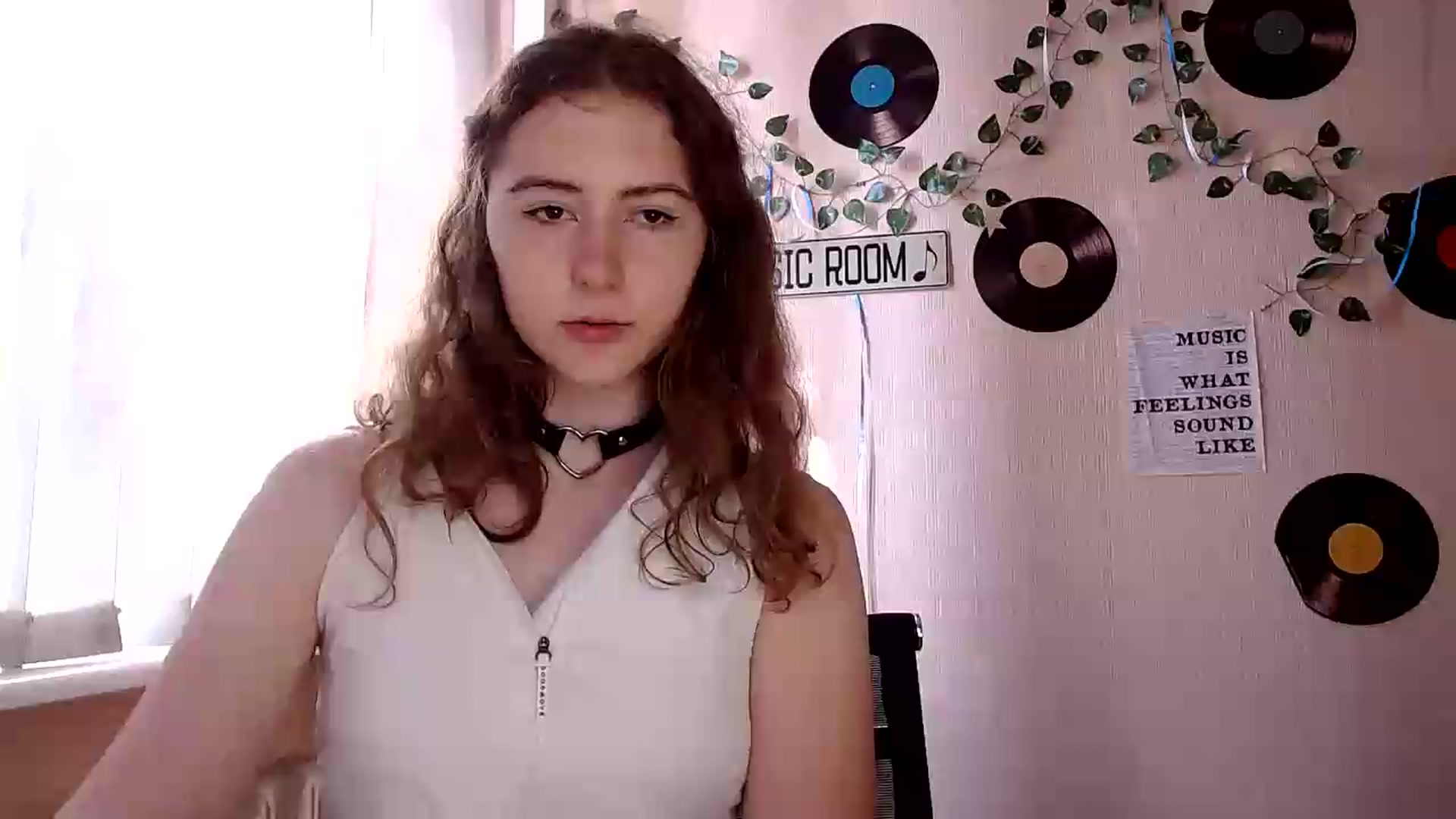Gallery image thumbnail from Im_Lara's myfreecams stream on, 07/01/2026, 14:39 image 15 of 20