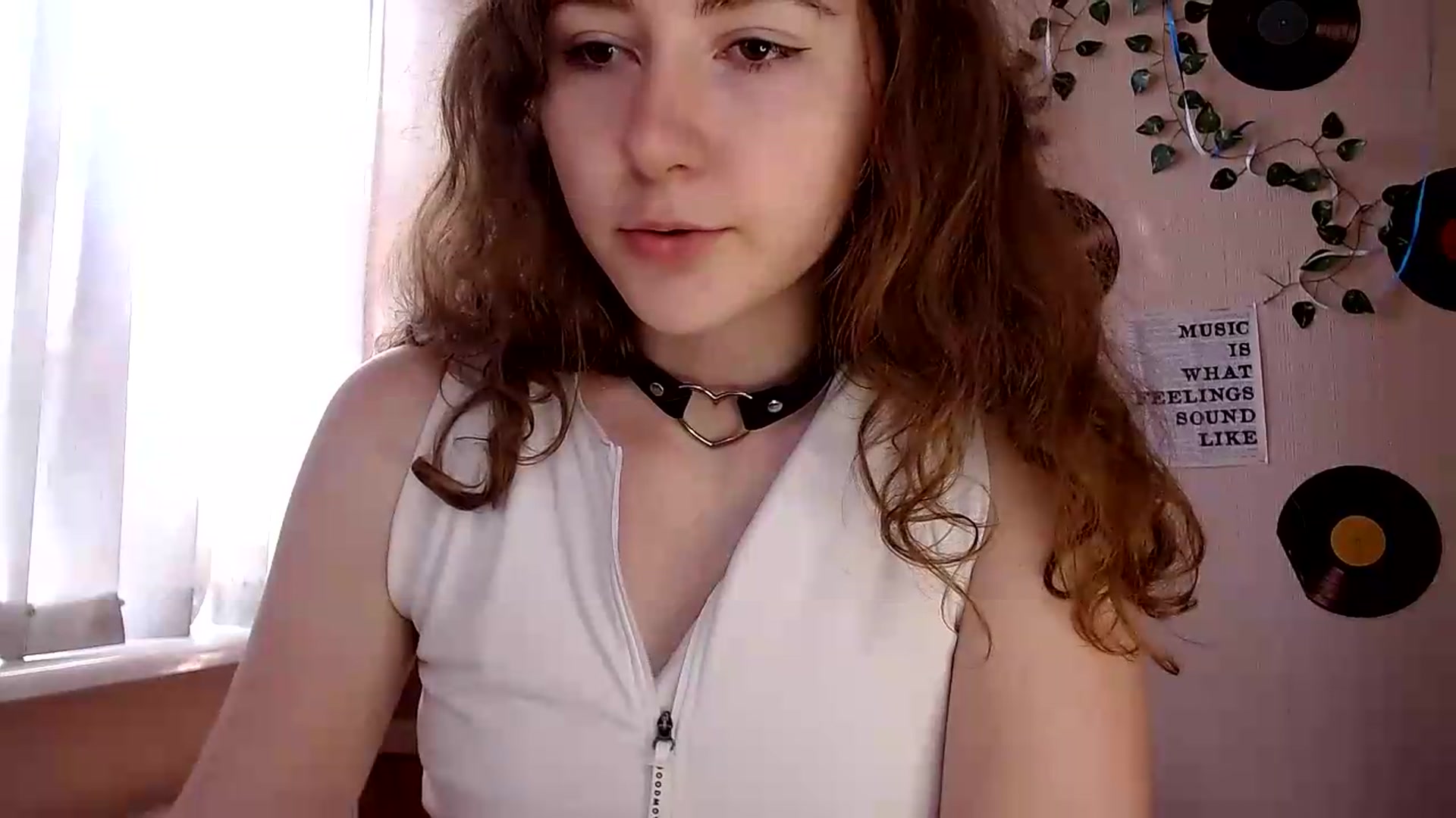 Gallery image thumbnail from Im_Lara's myfreecams stream on, 07/01/2026, 14:39 image 18 of 20