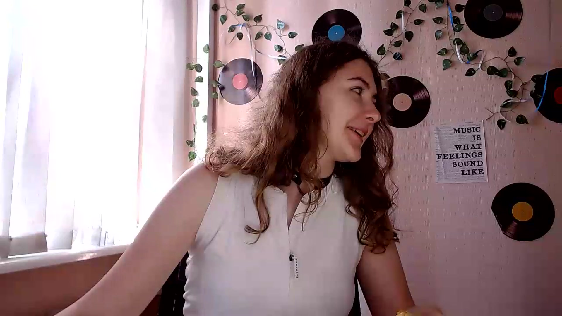 Gallery image thumbnail from Im_Lara's myfreecams stream on, 07/01/2026, 14:39 image 13 of 20