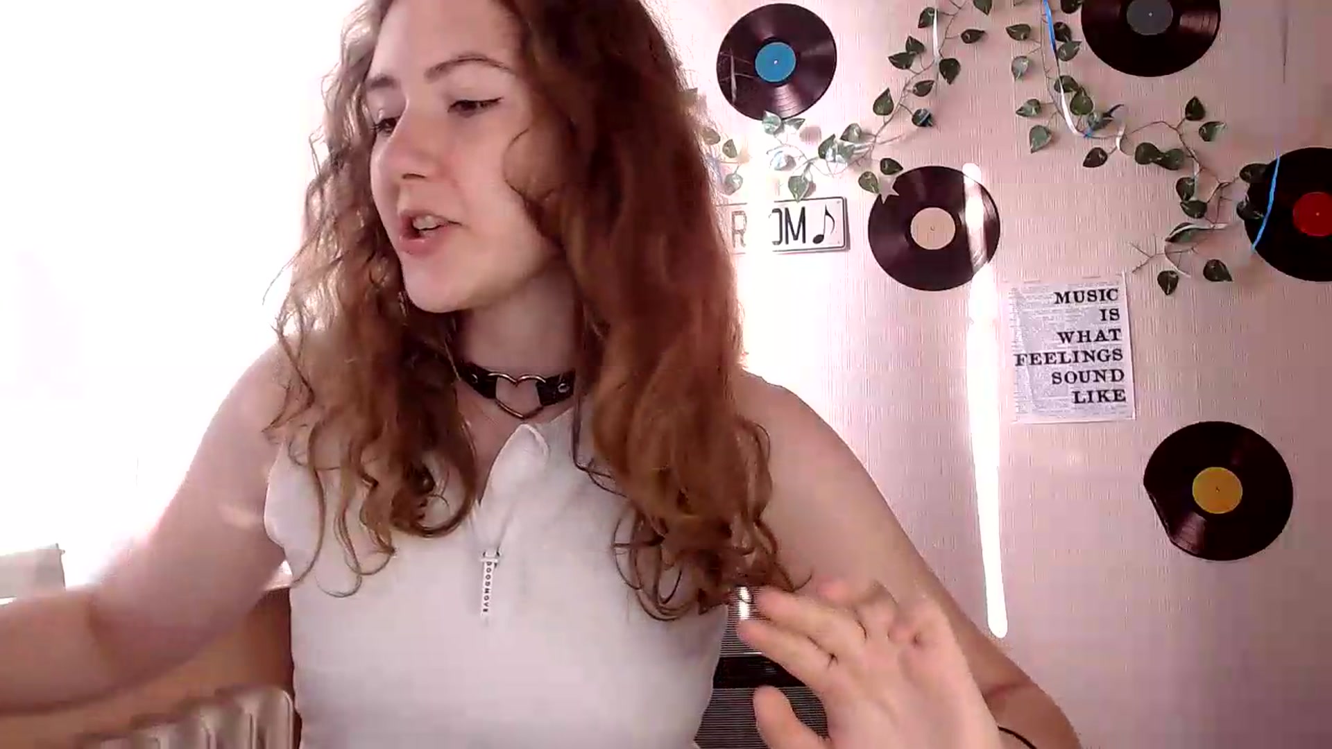 Gallery image thumbnail from Im_Lara's myfreecams stream on, 07/01/2026, 16:19 image 9 of 20