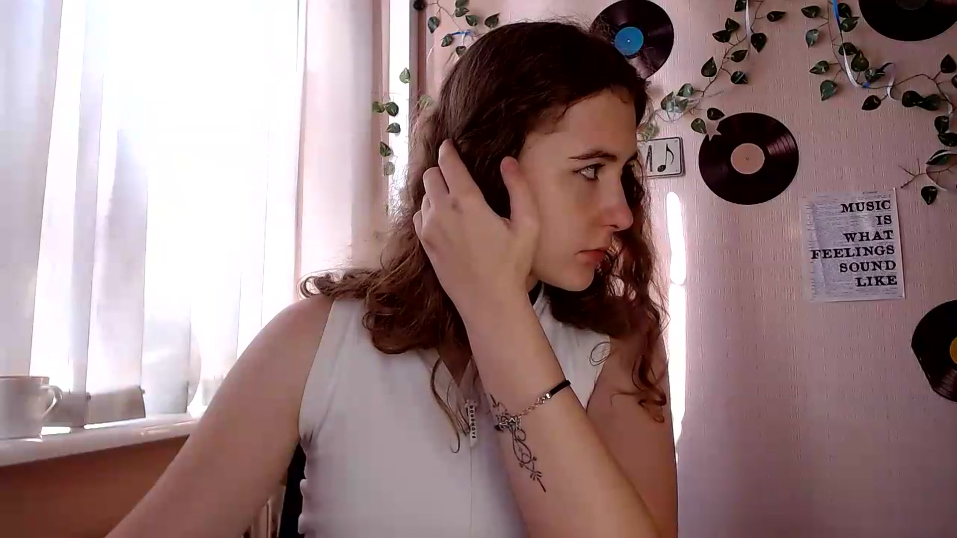 Gallery image thumbnail from Im_Lara's myfreecams stream on, 07/01/2026, 16:19 image 2 of 20