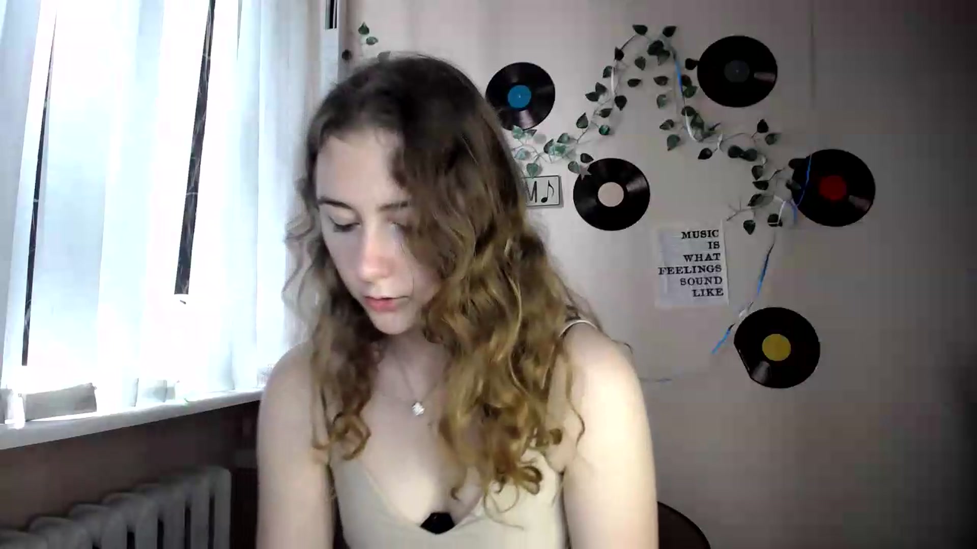 Gallery image thumbnail from Im_Lara's myfreecams stream on, 07/08/2026, 13:12 image 12 of 20