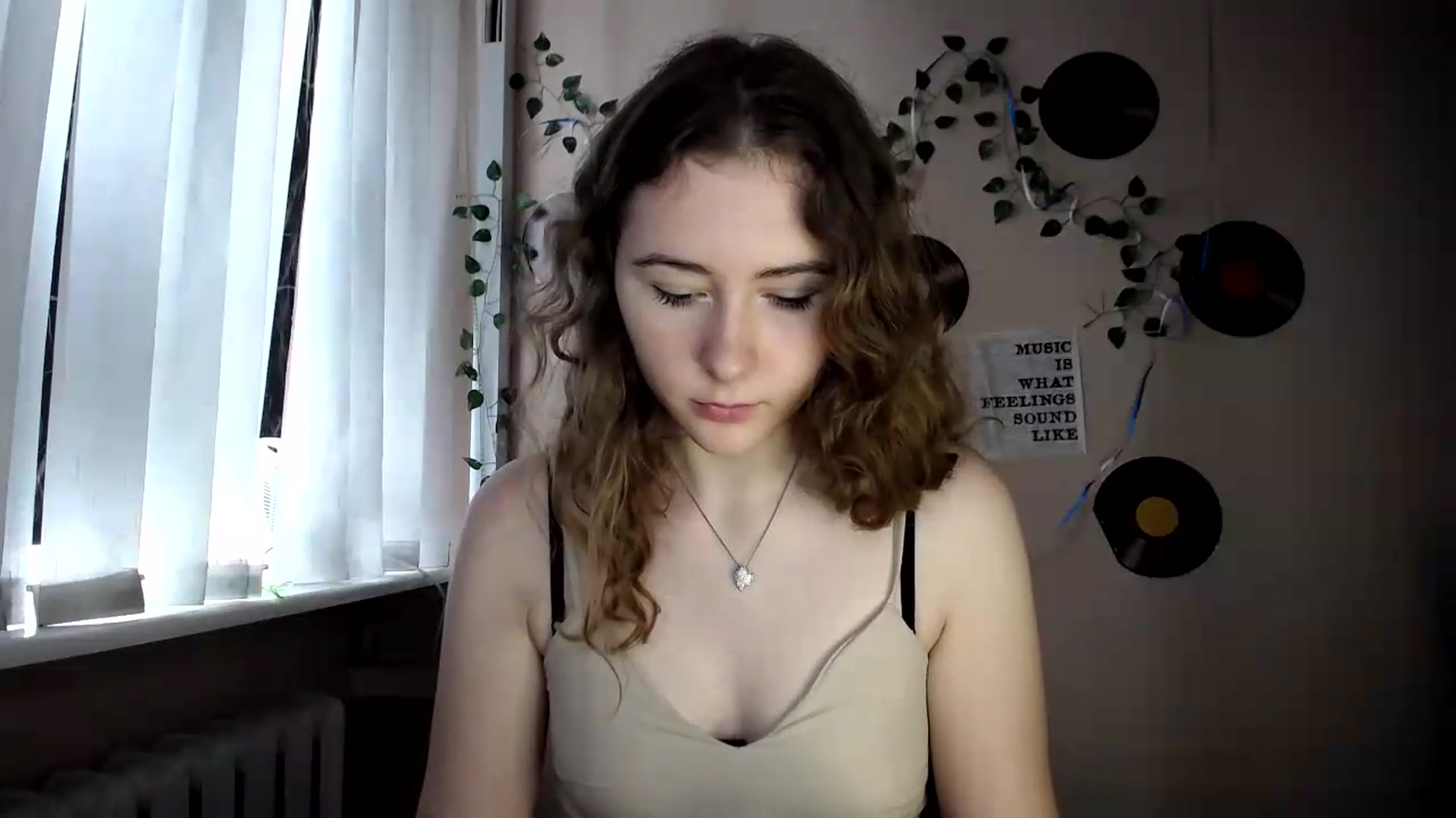 Gallery image thumbnail from Im_Lara's myfreecams stream on, 07/08/2026, 13:12 image 13 of 20