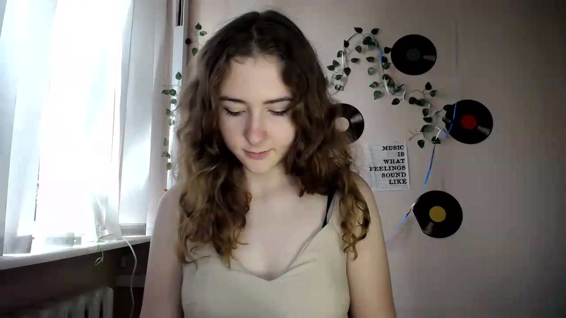 Gallery image thumbnail from Im_Lara's myfreecams stream on, 07/09/2026, 14:54 image 19 of 20