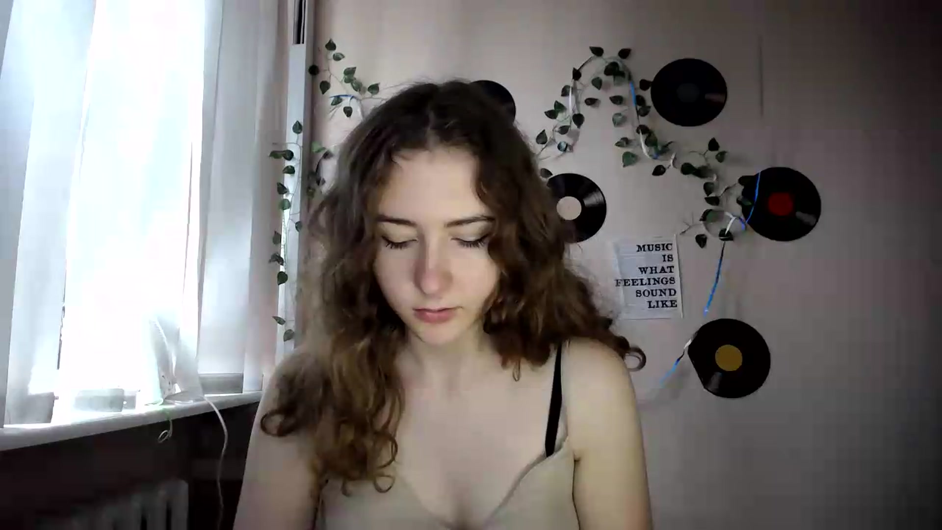 Gallery image thumbnail from Im_Lara's myfreecams stream on, 07/09/2026, 14:54 image 4 of 20