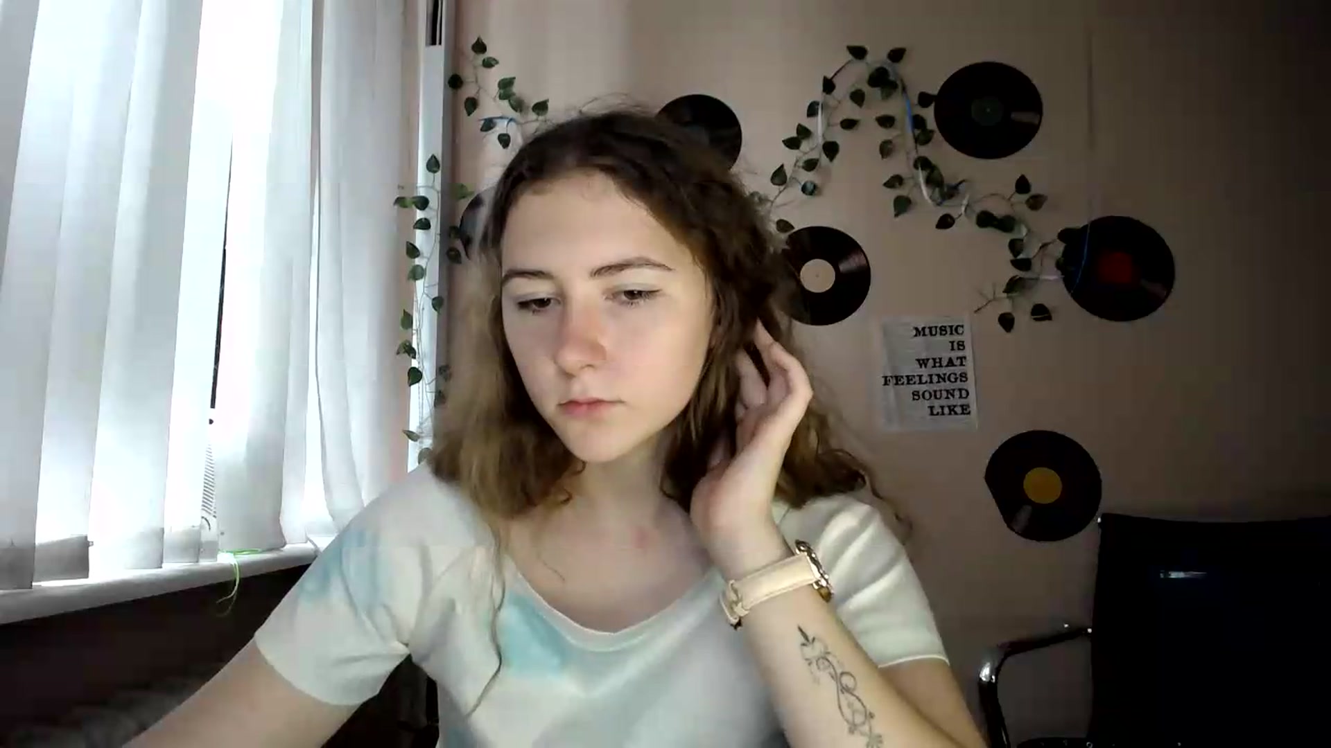 Gallery image thumbnail from Im_Lara's myfreecams stream on, 07/14/2026, 12:18 image 6 of 20