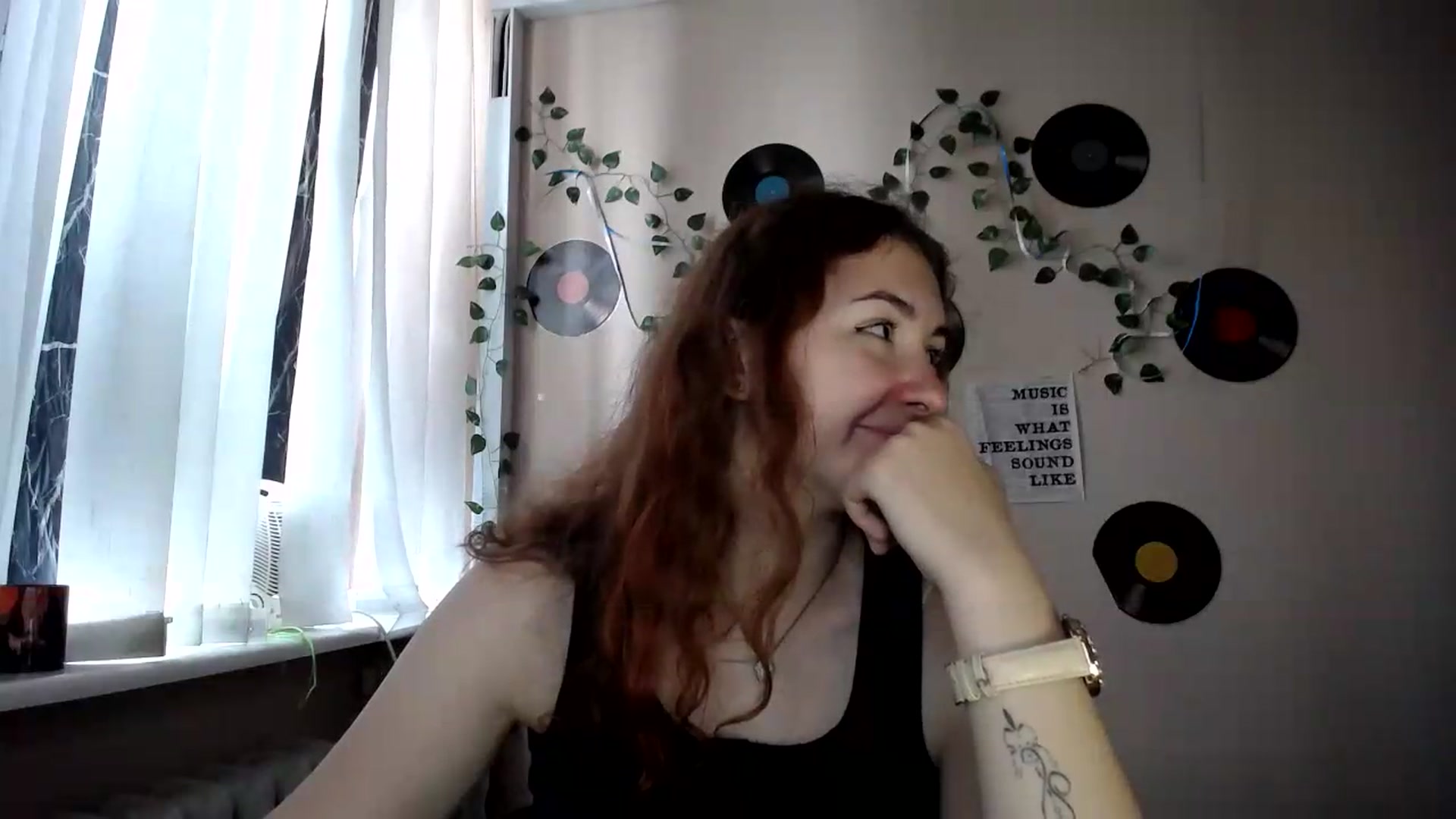 Gallery image thumbnail from Im_Lara's myfreecams stream on, 07/20/2026, 13:27 image 5 of 20