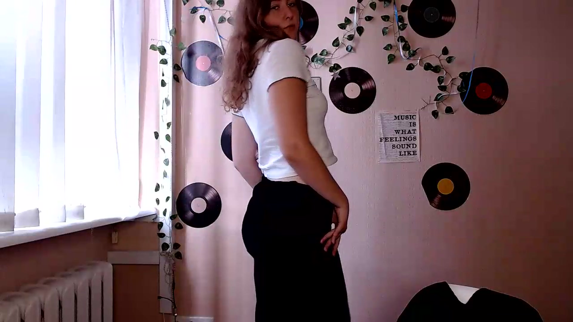 Gallery image thumbnail from Im_Lara's myfreecams stream on, 08/26/2026, 11:55 image 19 of 20