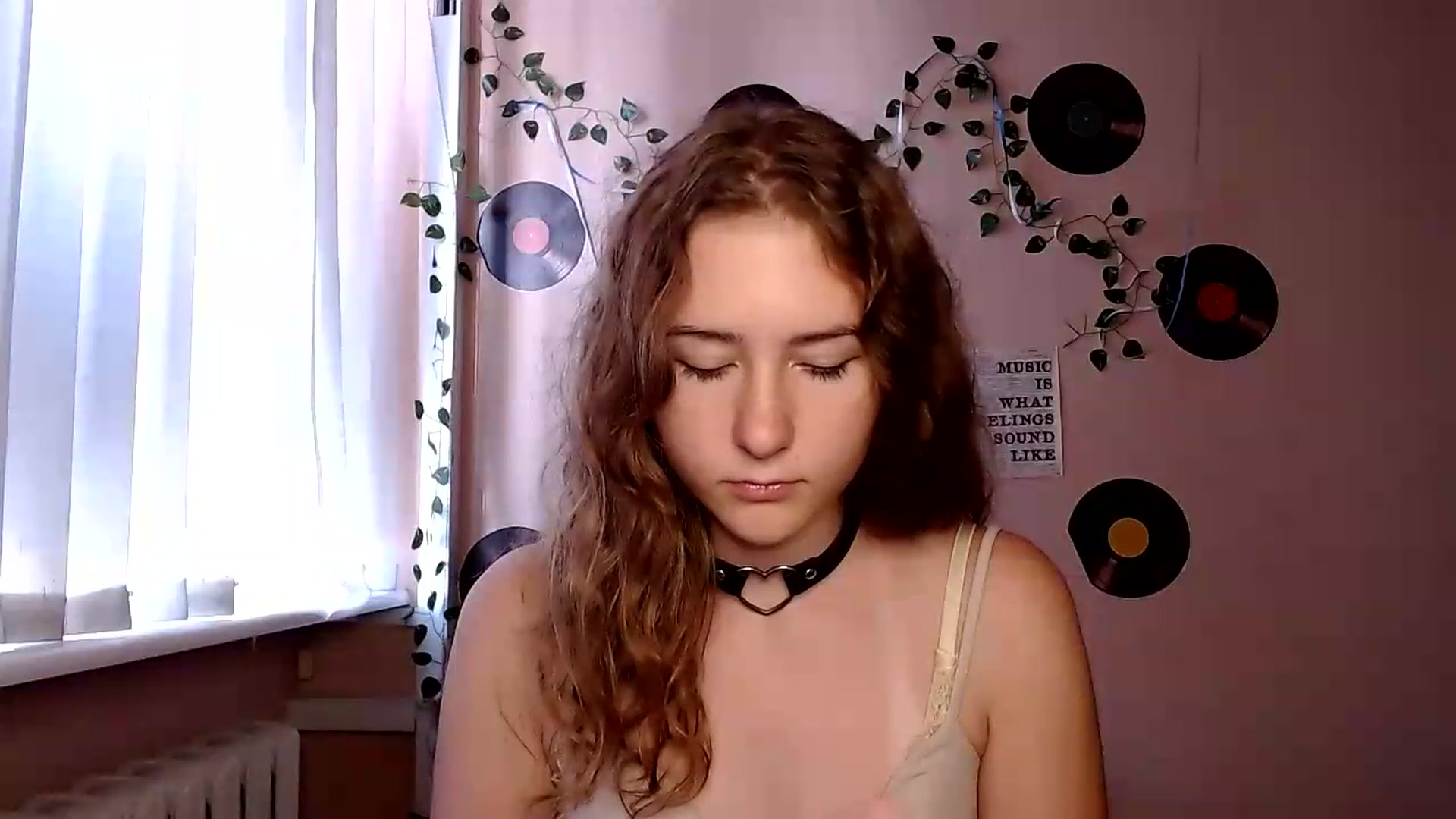 Gallery image thumbnail from Im_Lara's myfreecams stream on, 08/28/2026, 13:04 image 15 of 20