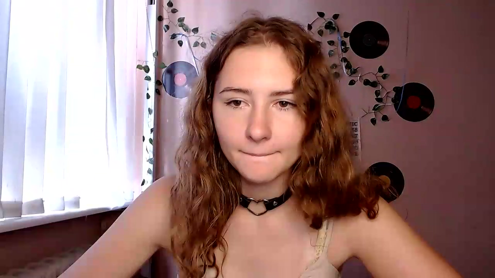 Gallery image thumbnail from Im_Lara's myfreecams stream on, 08/28/2026, 13:04 image 18 of 20