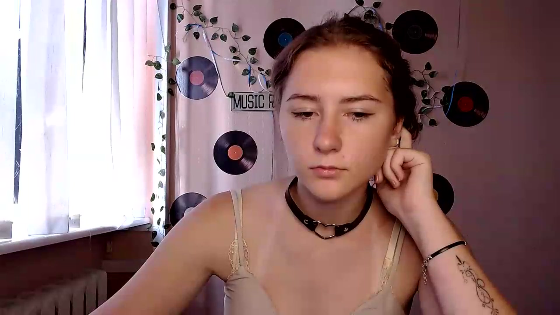 Gallery image thumbnail from Im_Lara's myfreecams stream on, 08/28/2026, 13:40 image 16 of 20