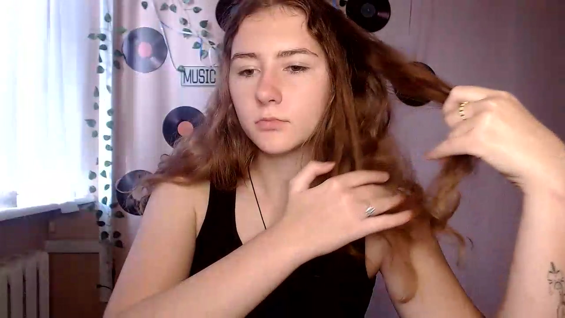 Gallery image thumbnail from Im_Lara's myfreecams stream on, 09/17/2026, 13:11 image 5 of 20