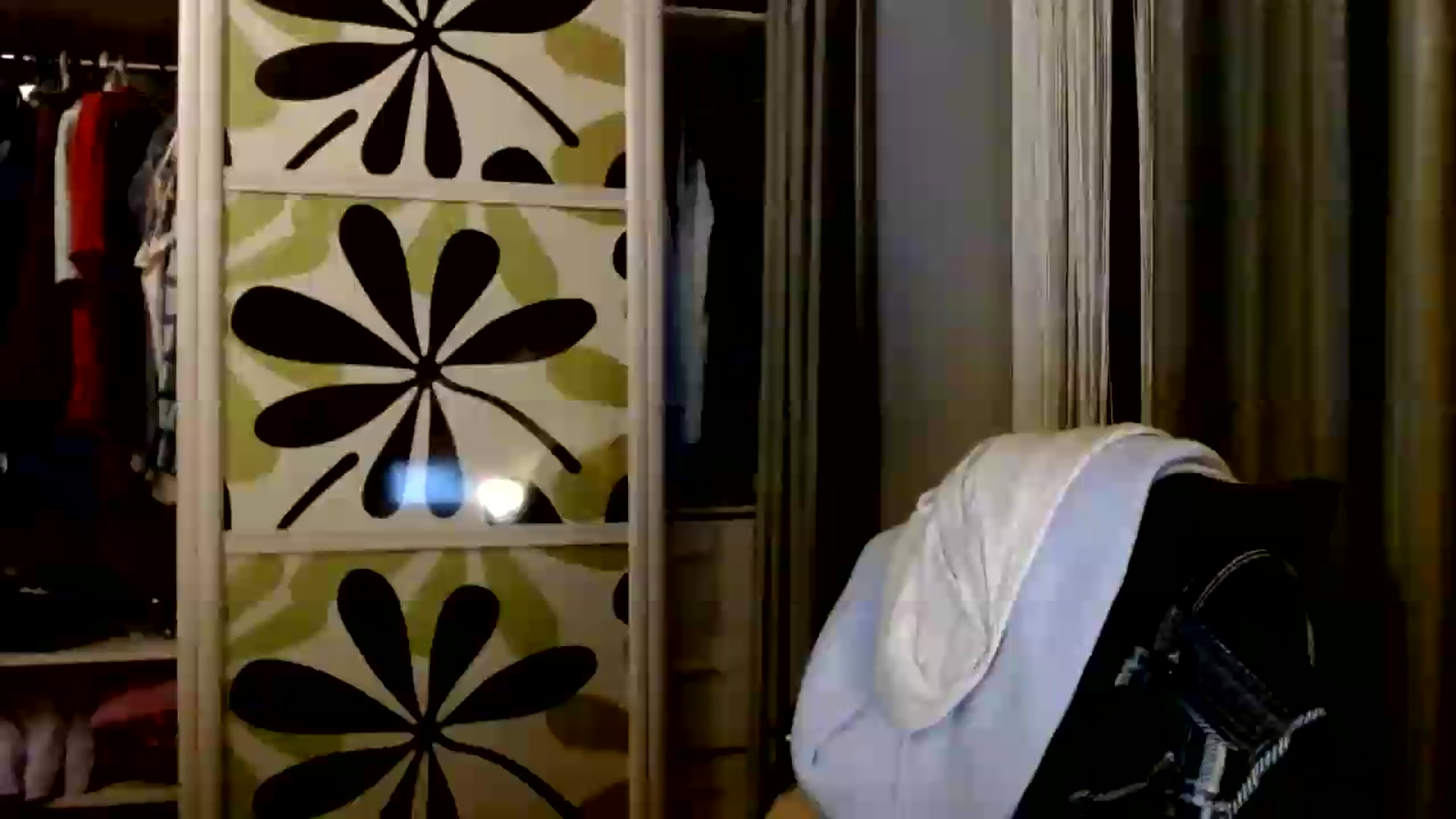 Gallery image thumbnail from Im_Lara's myfreecams stream on, 09/24/2026, 20:14 image 11 of 20