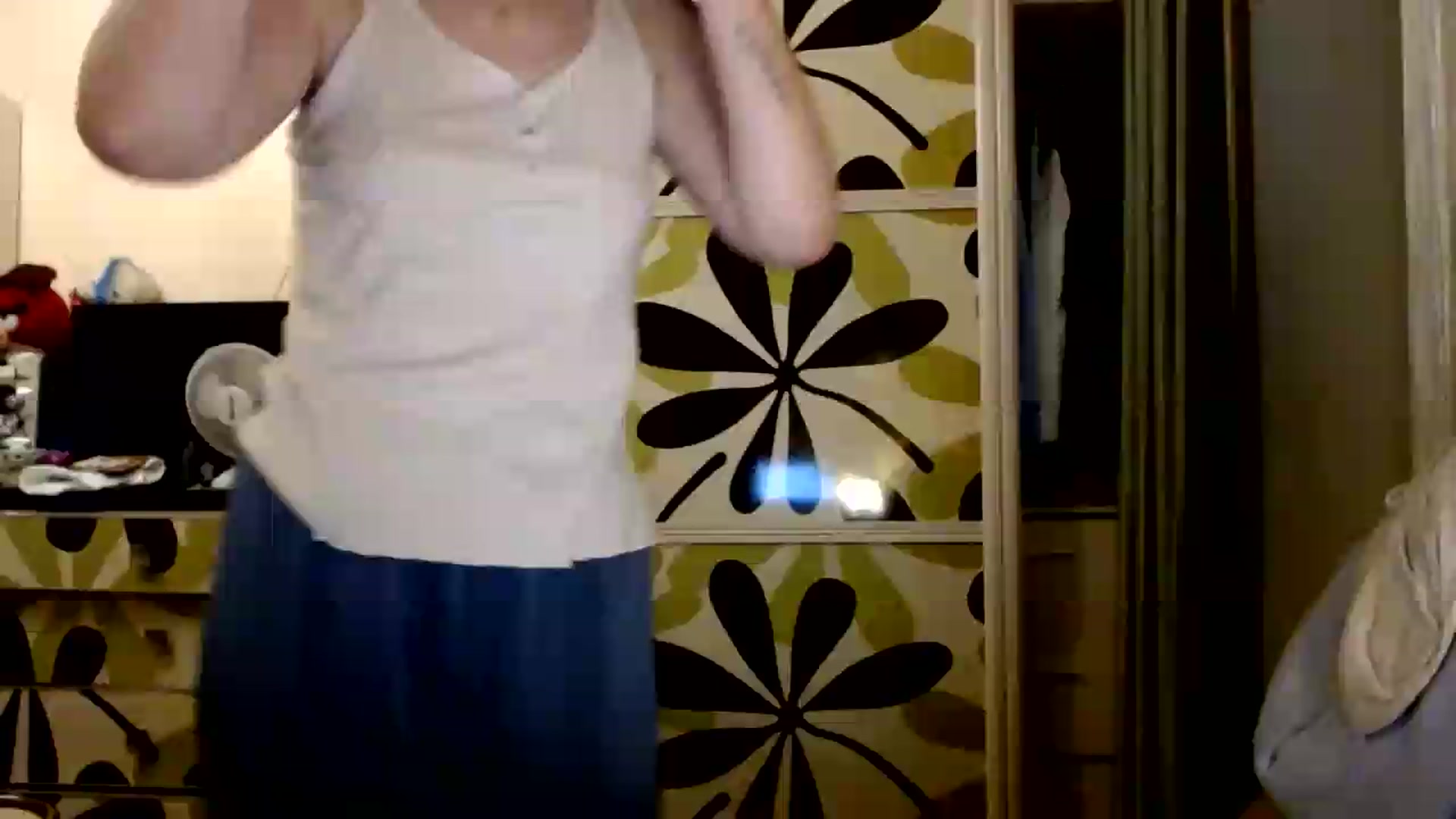 Gallery image thumbnail from Im_Lara's myfreecams stream on, 09/24/2026, 20:14 image 16 of 20