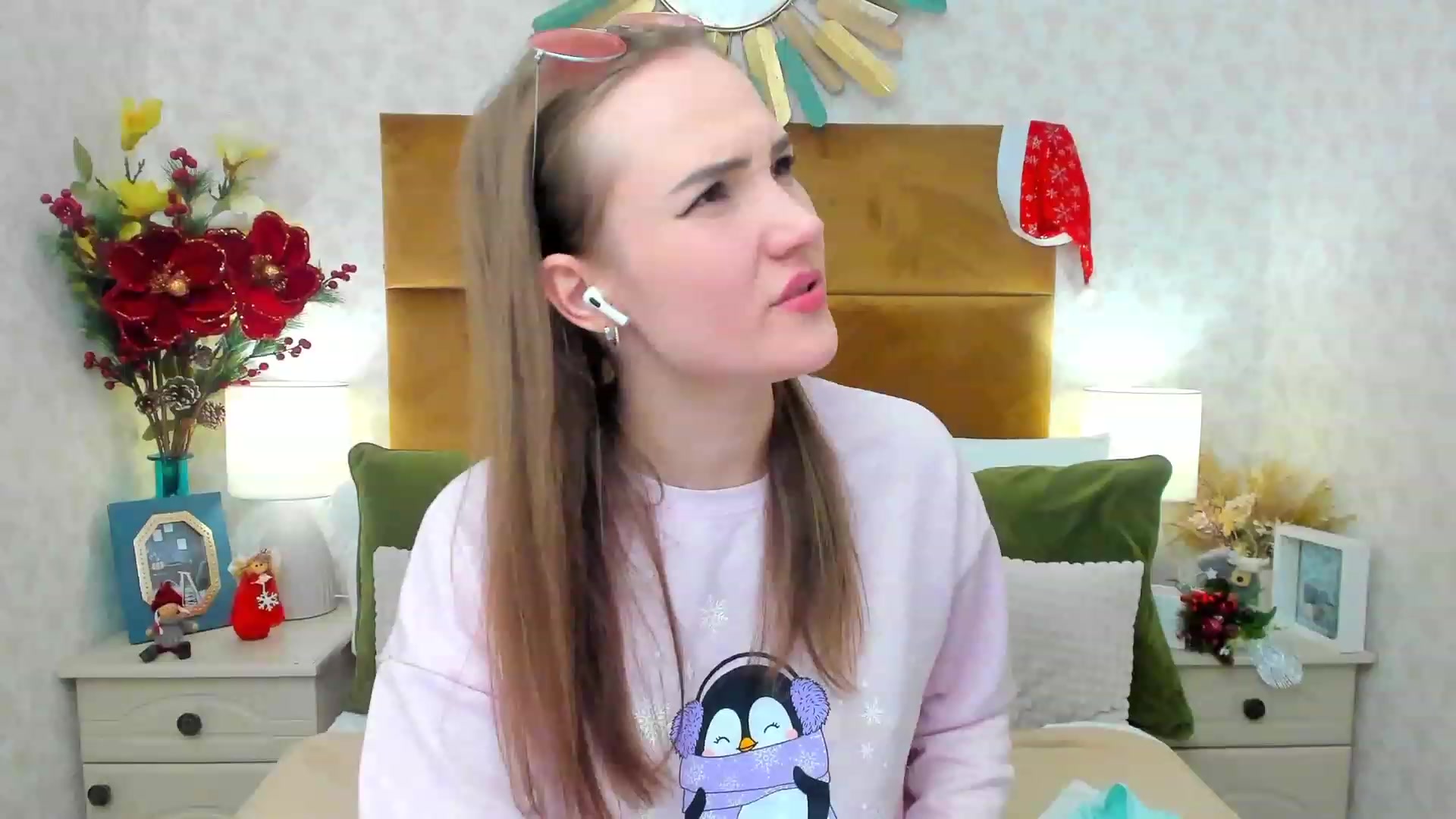 Gallery image thumbnail from Im_Mystery's myfreecams stream on, 12/25/2022, 24:07 image 4 of 20
