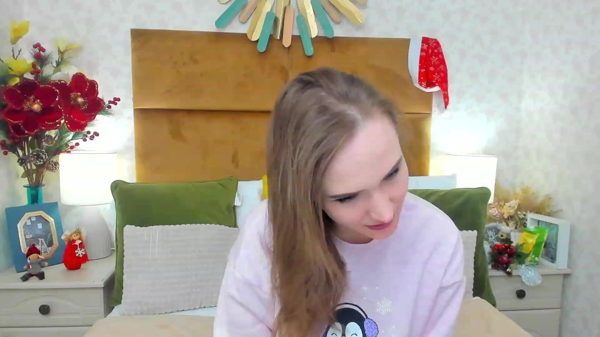 Gallery image thumbnail from Im_Mystery's myfreecams stream on, 12/25/2022, 24:59 image 5 of 20