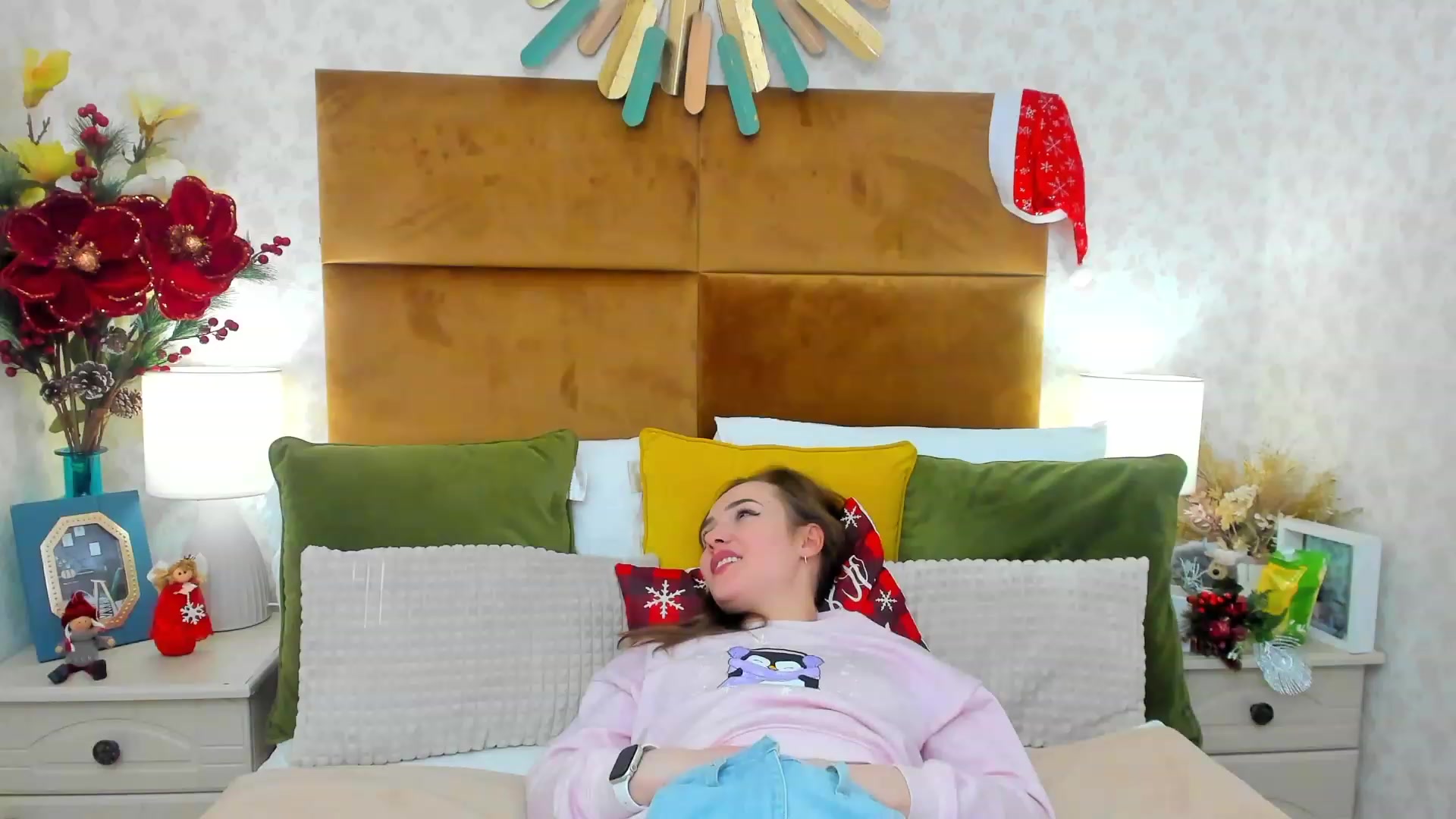 Gallery image thumbnail from Im_Mystery's myfreecams stream on, 12/25/2022, 24:59 image 15 of 20