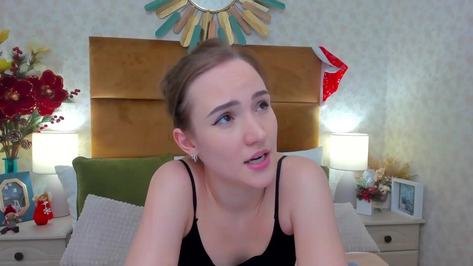 Gallery image thumbnail from Im_Mystery's myfreecams stream on, 12/26/2022, 02:20 image 10 of 20