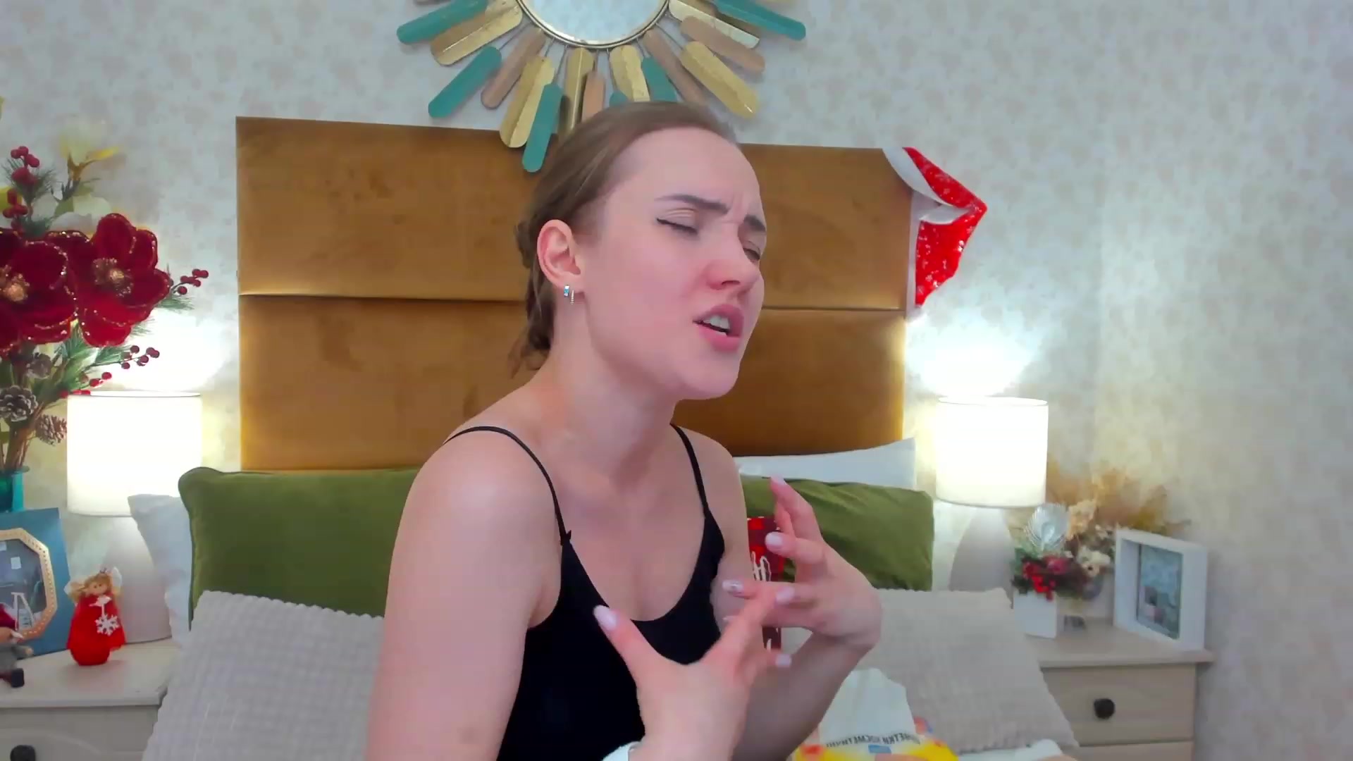 Gallery image thumbnail from Im_Mystery's myfreecams stream on, 12/26/2022, 03:21 image 1 of 20