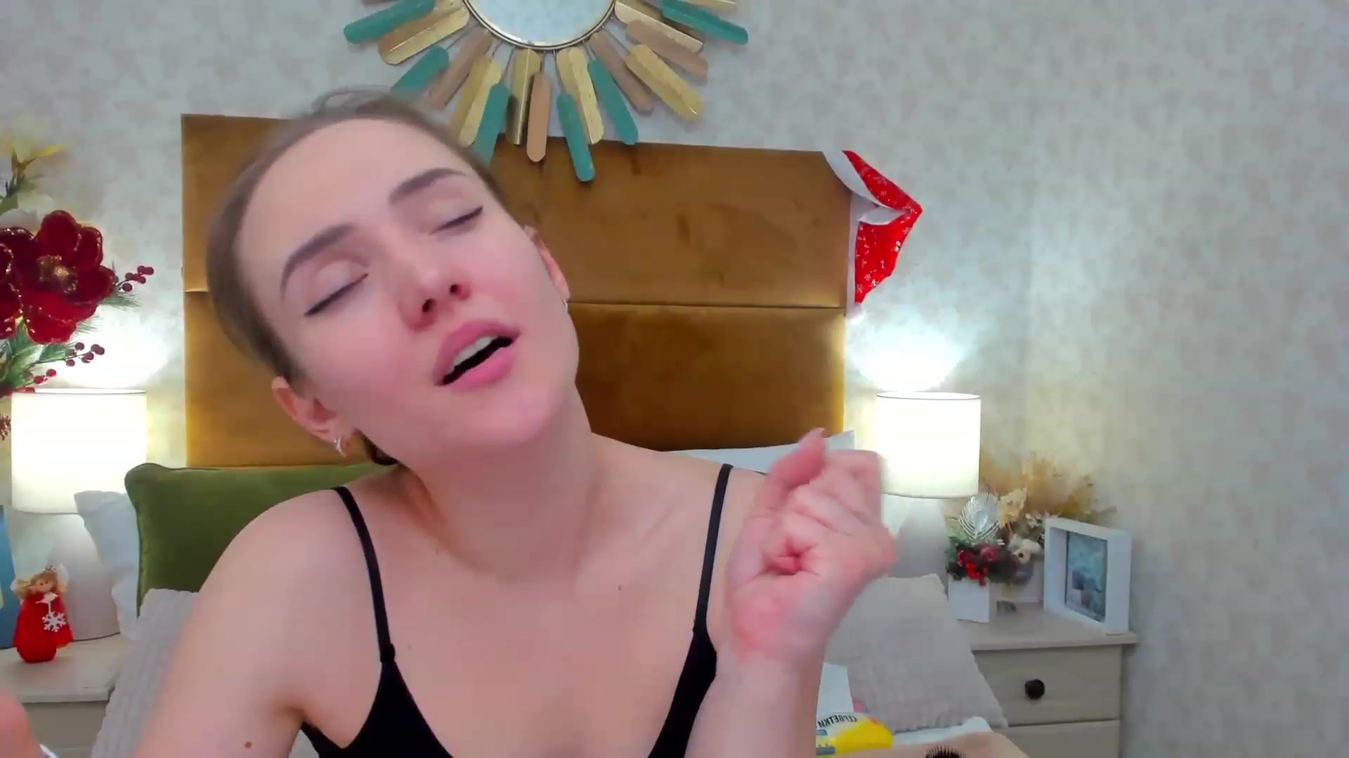 Gallery image thumbnail from Im_Mystery's myfreecams stream on, 12/26/2022, 03:21 image 19 of 20
