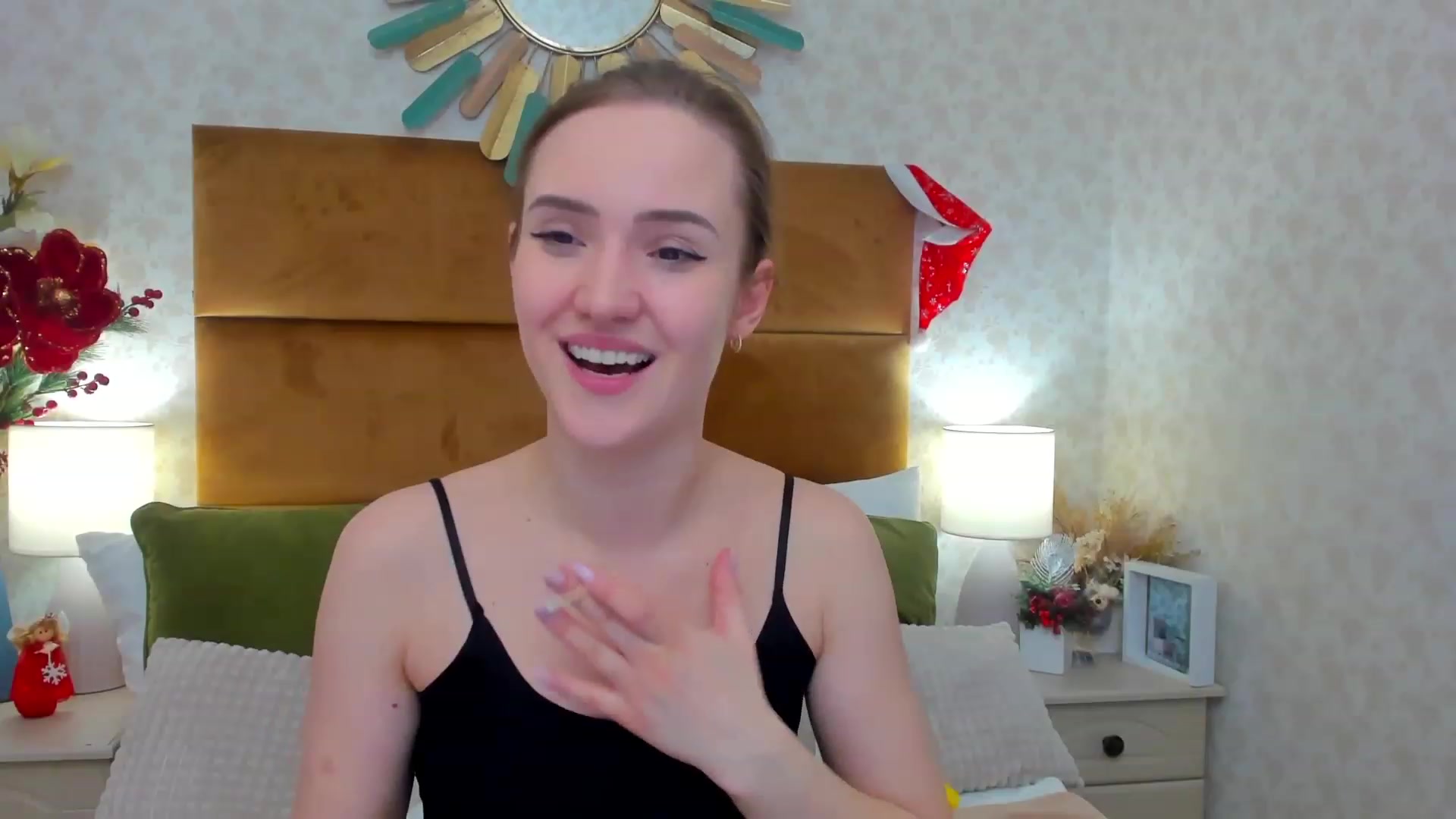 Gallery image thumbnail from Im_Mystery's myfreecams stream on, 12/26/2022, 03:21 image 10 of 20