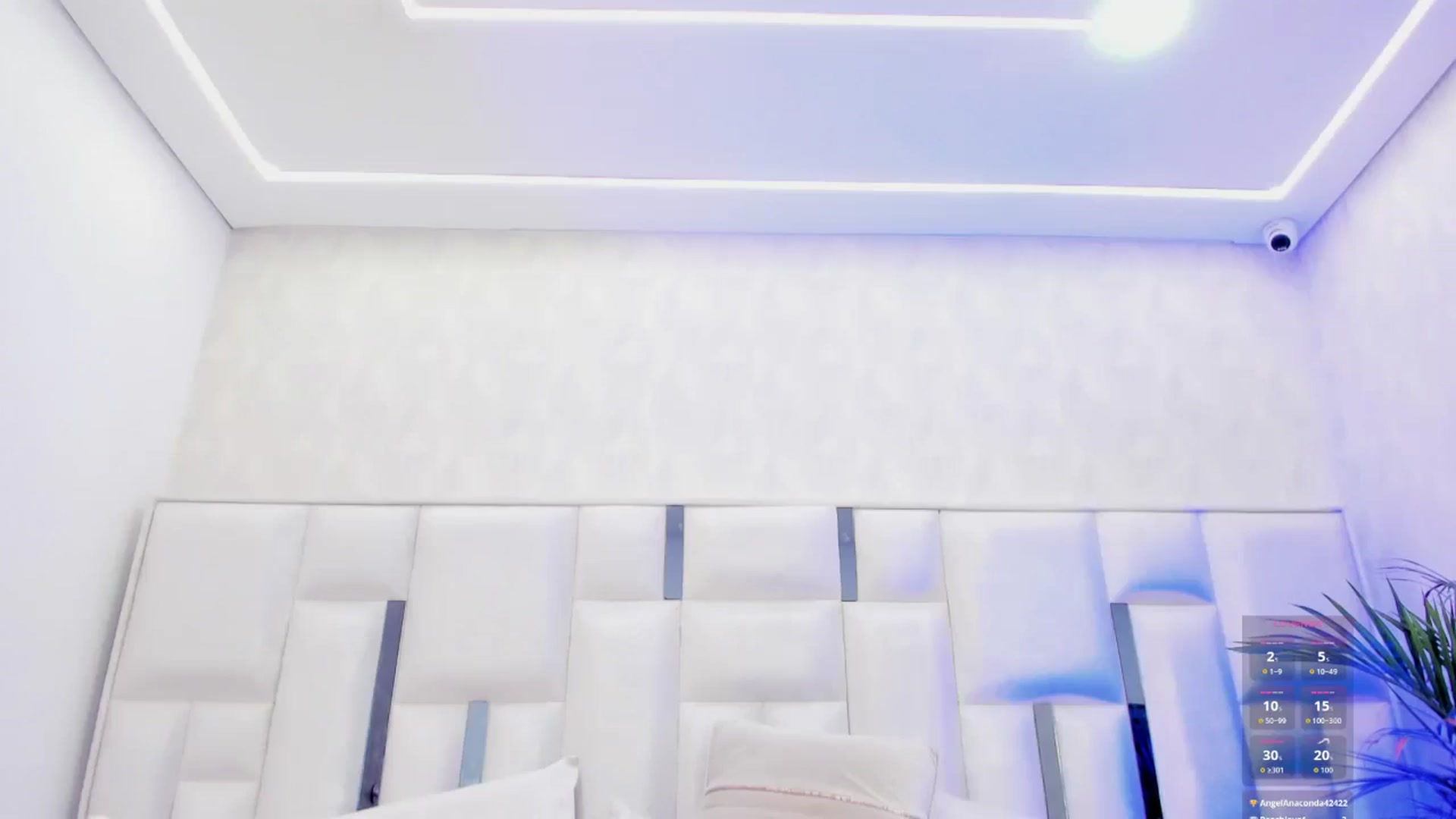 Gallery image thumbnail from Im_chantal's myfreecams stream on, 05/01/2026, 12:03 image 14 of 20