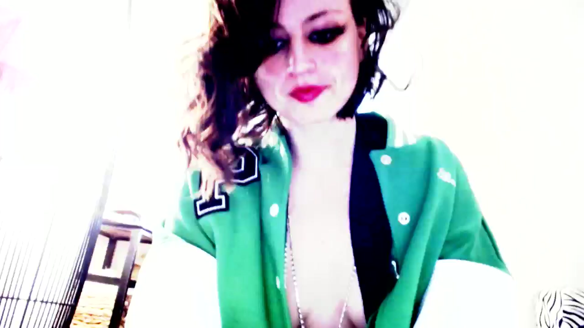 Gallery image thumbnail from ImaLilLit's myfreecams stream on, 05/05/2025, 17:27 image 5 of 20