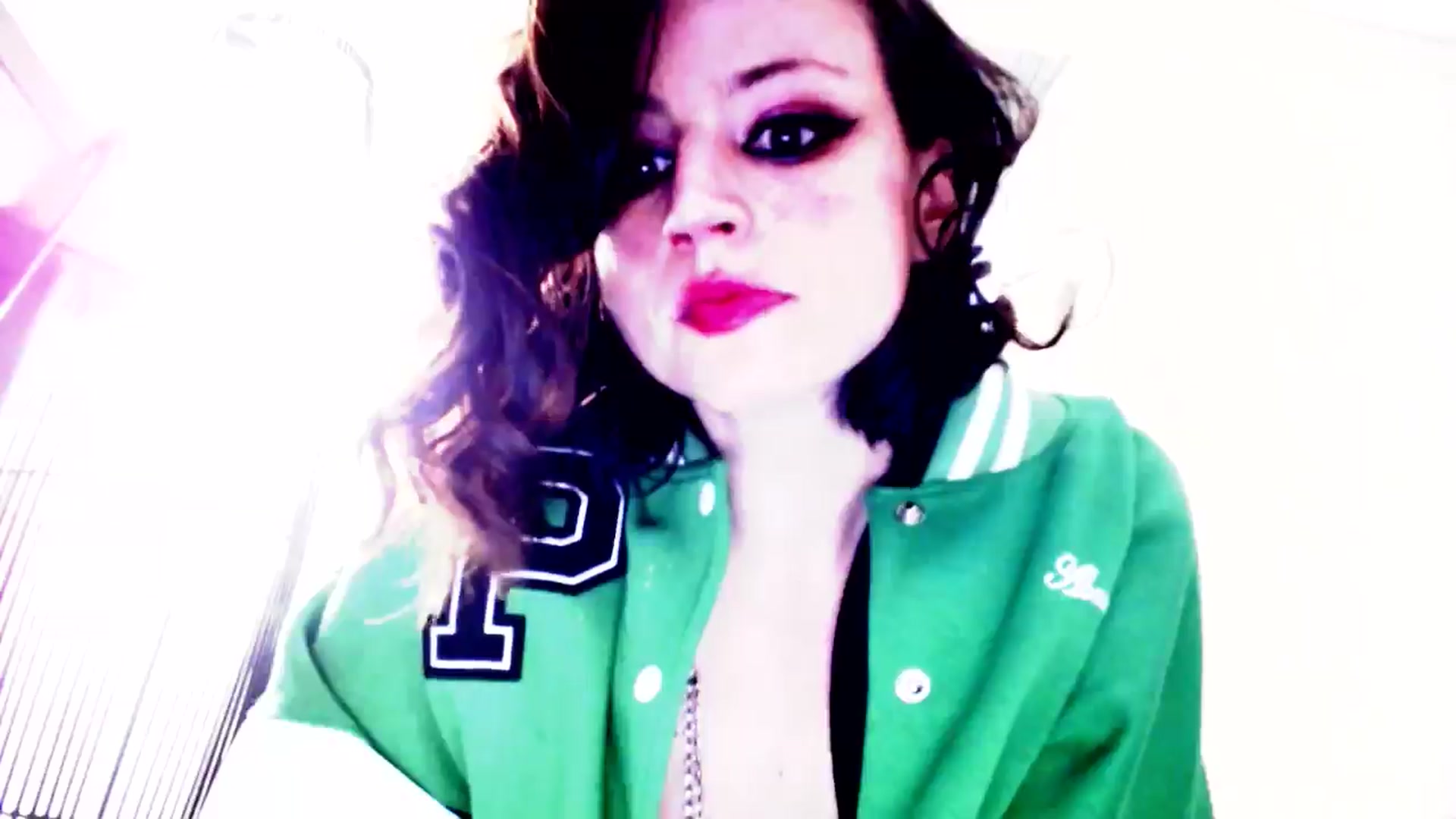 Gallery image thumbnail from ImaLilLit's myfreecams stream on, 05/05/2025, 17:27 image 15 of 20