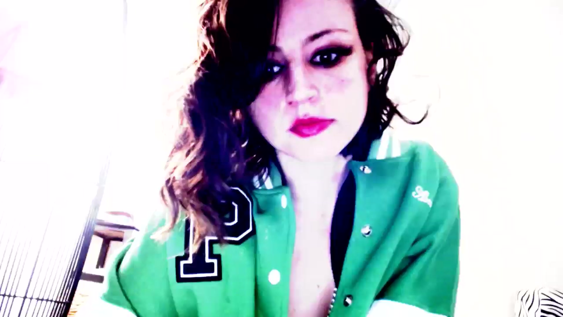 Gallery image thumbnail from ImaLilLit's myfreecams stream on, 05/05/2025, 17:27 image 12 of 20
