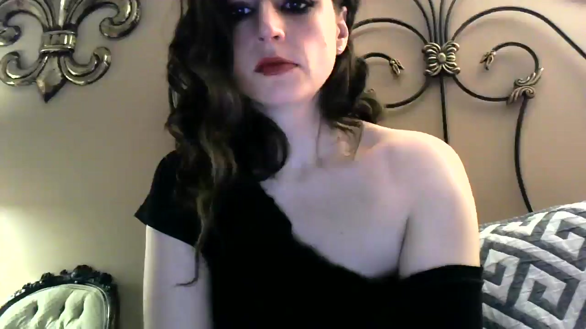 Gallery image thumbnail from ImaLilLit888's myfreecams stream on, 01/18/2026, 15:38 image 9 of 20