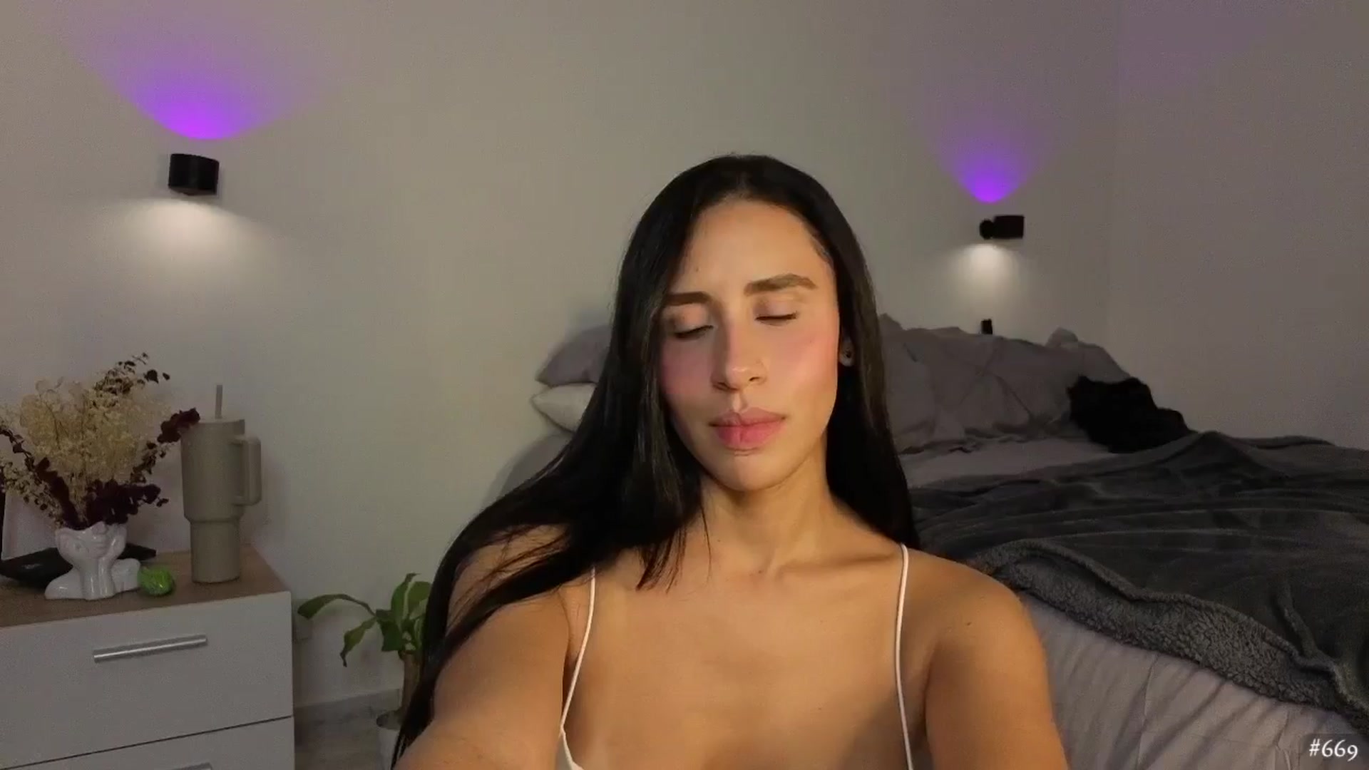 Gallery image thumbnail from ImnotBrina's myfreecams stream on, 07/05/2025, 03:23 image 13 of 20