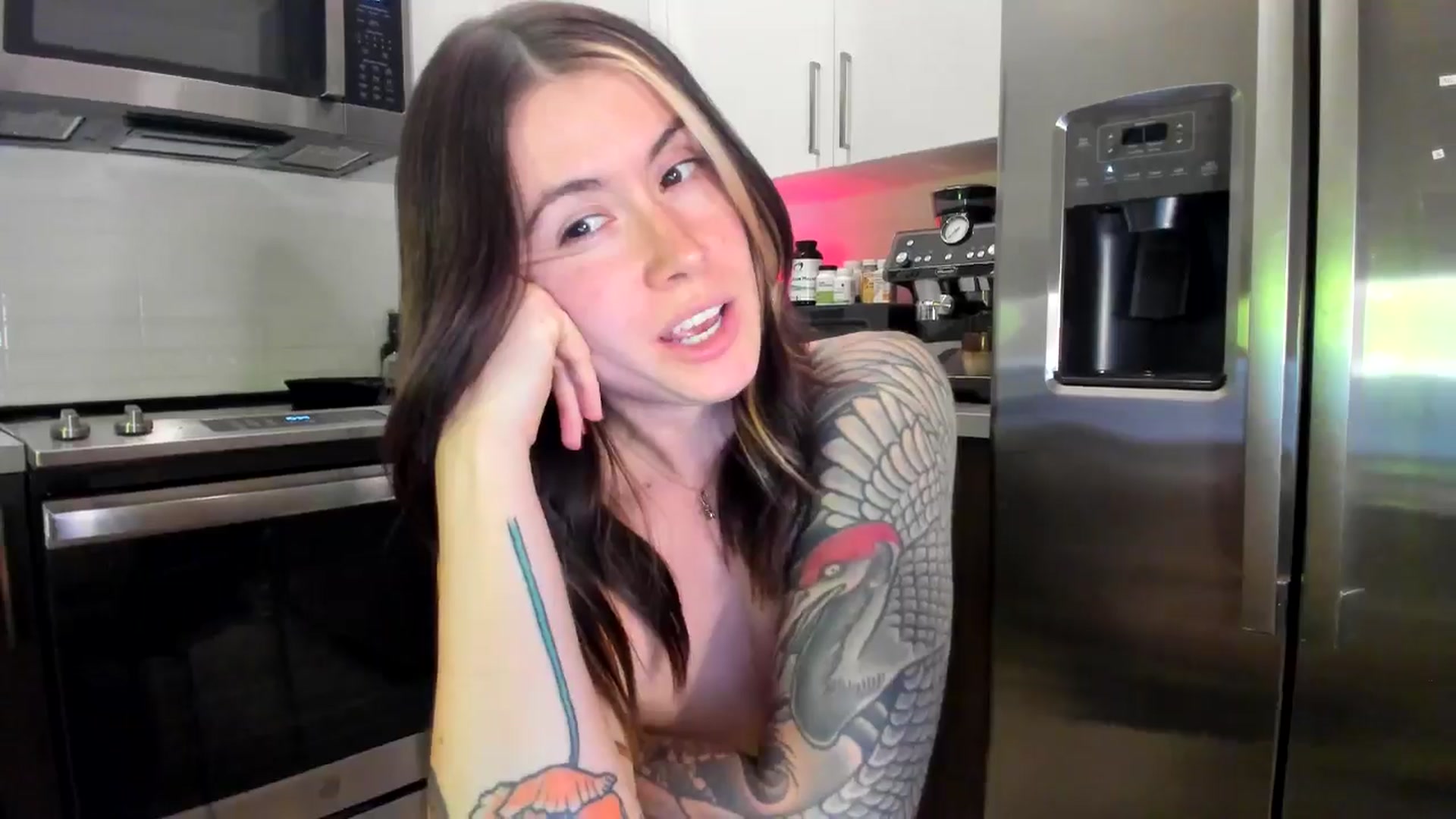 Gallery image thumbnail from ImperialKiss's myfreecams stream on, 06/29/2024, 06:25 image 17 of 20