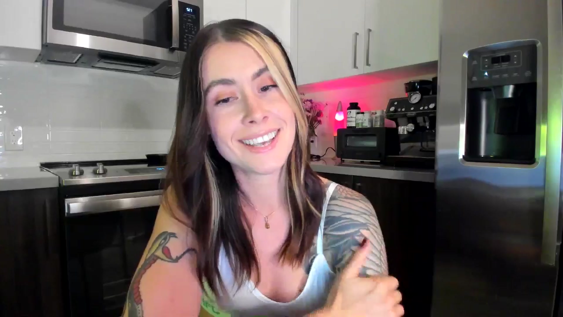 Gallery image thumbnail from ImperialKiss's myfreecams stream on, 06/30/2024, 05:52 image 10 of 20