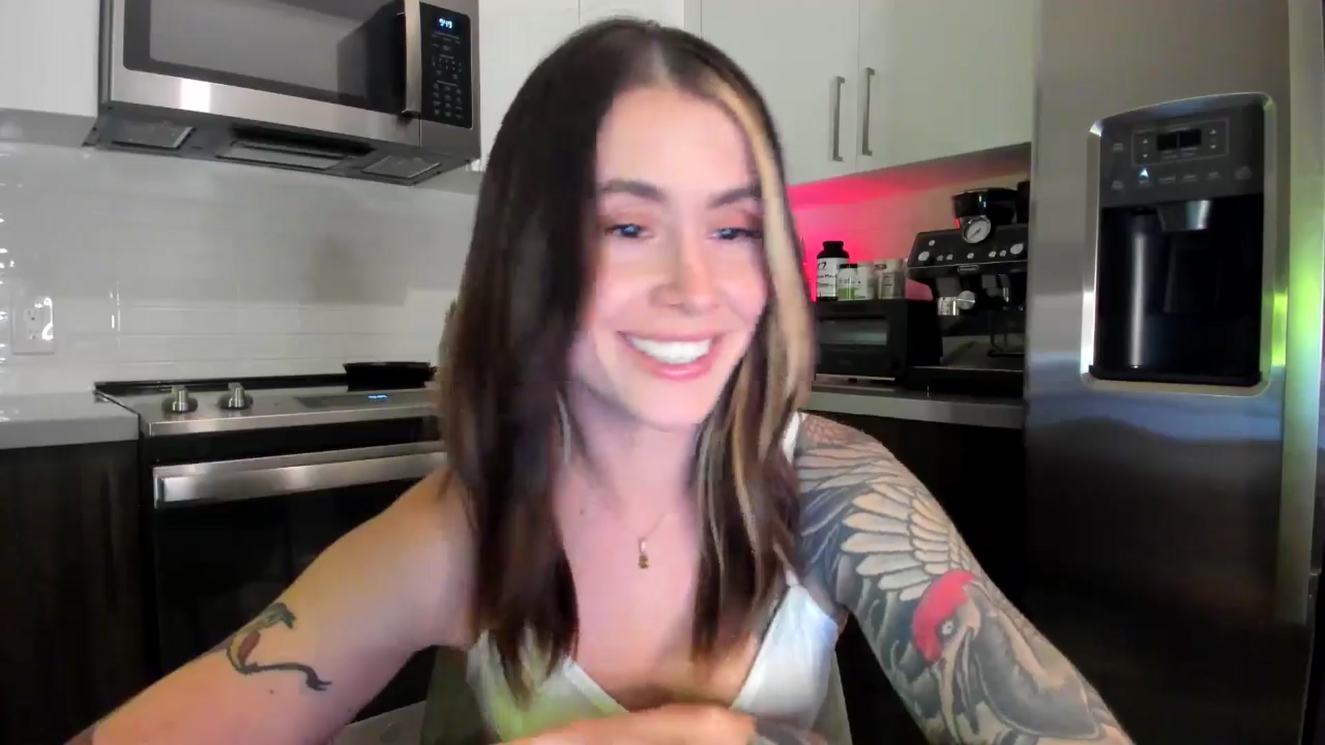 Gallery image thumbnail from ImperialKiss's myfreecams stream on, 06/30/2024, 05:52 image 13 of 20