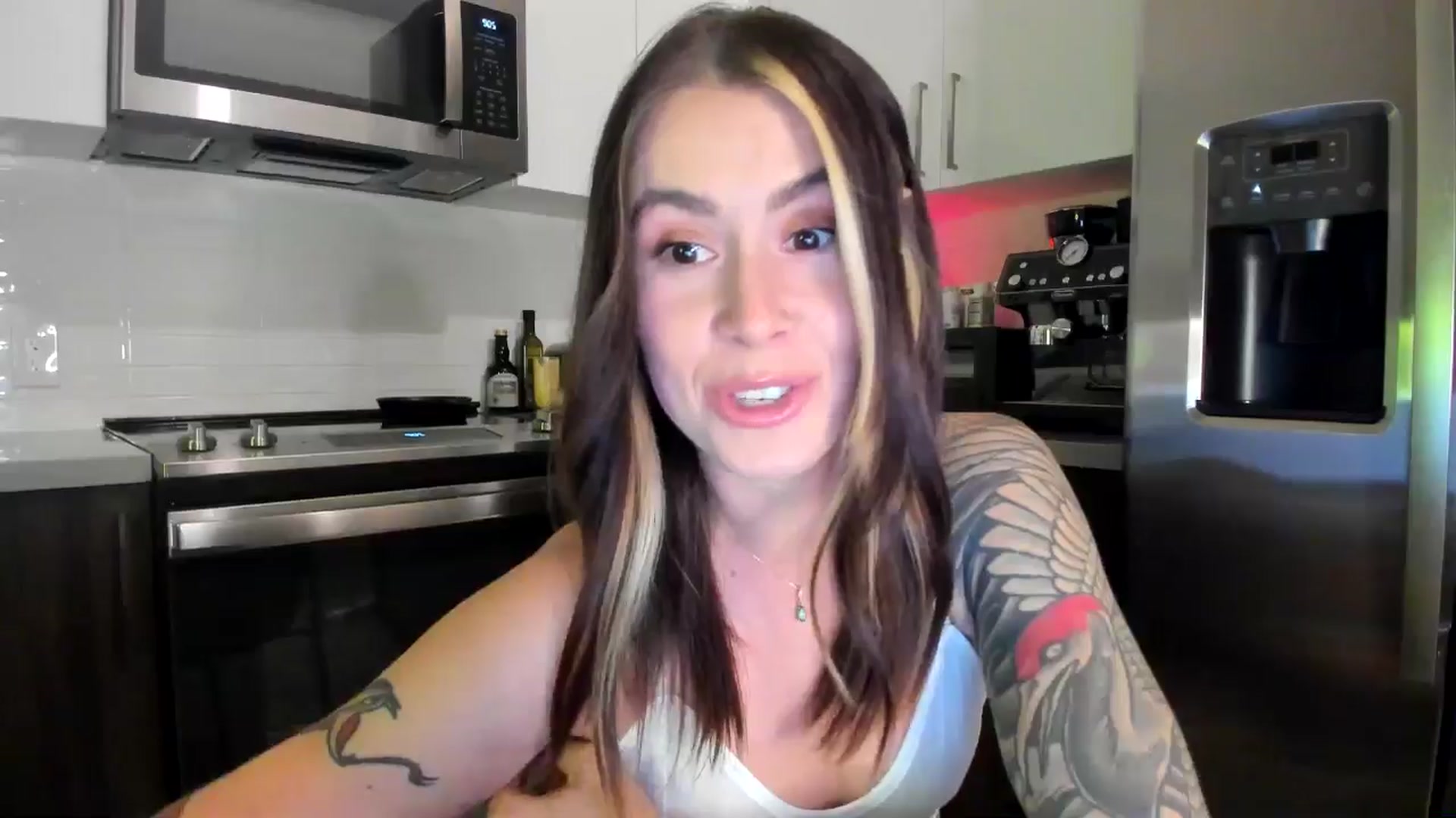 Gallery image thumbnail from ImperialKiss's myfreecams stream on, 06/30/2024, 05:52 image 7 of 20
