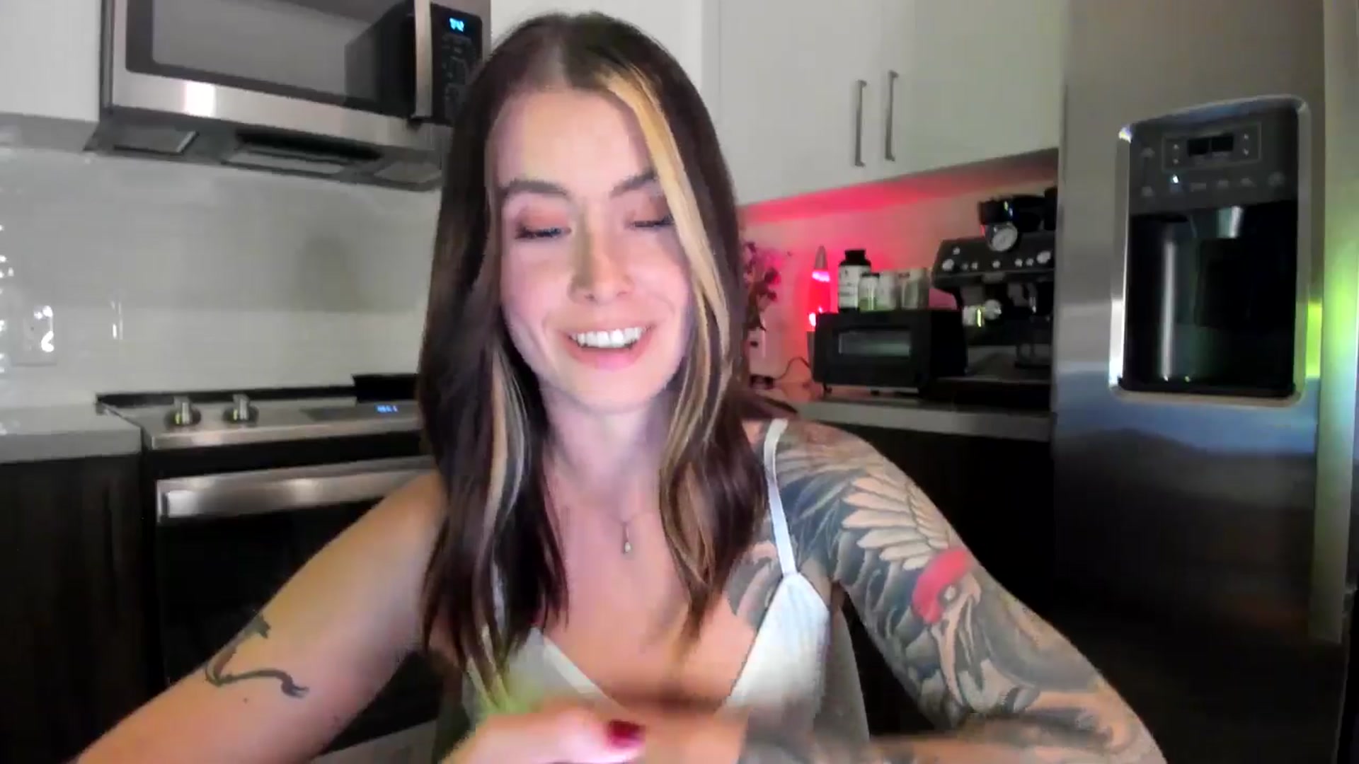Gallery image thumbnail from ImperialKiss's myfreecams stream on, 06/30/2024, 05:52 image 12 of 20